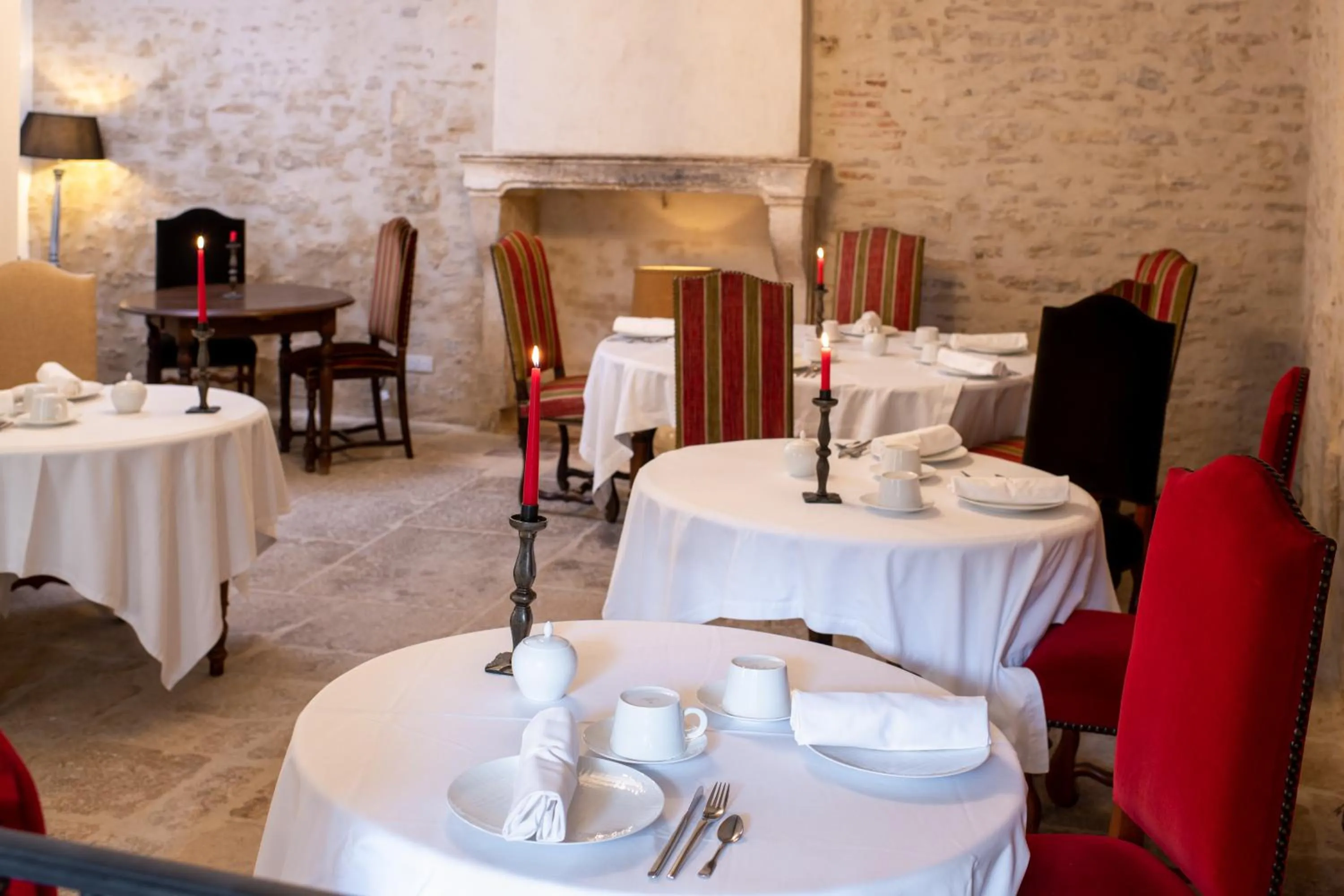 Breakfast in Les Remparts Hôtels et Demeures Historiques