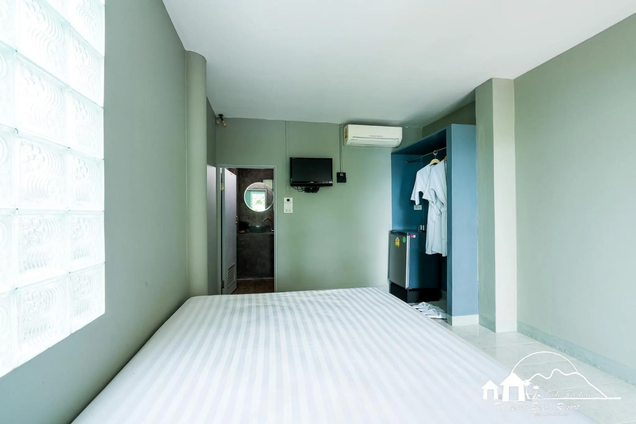 Bed in Sichang Marina Resort