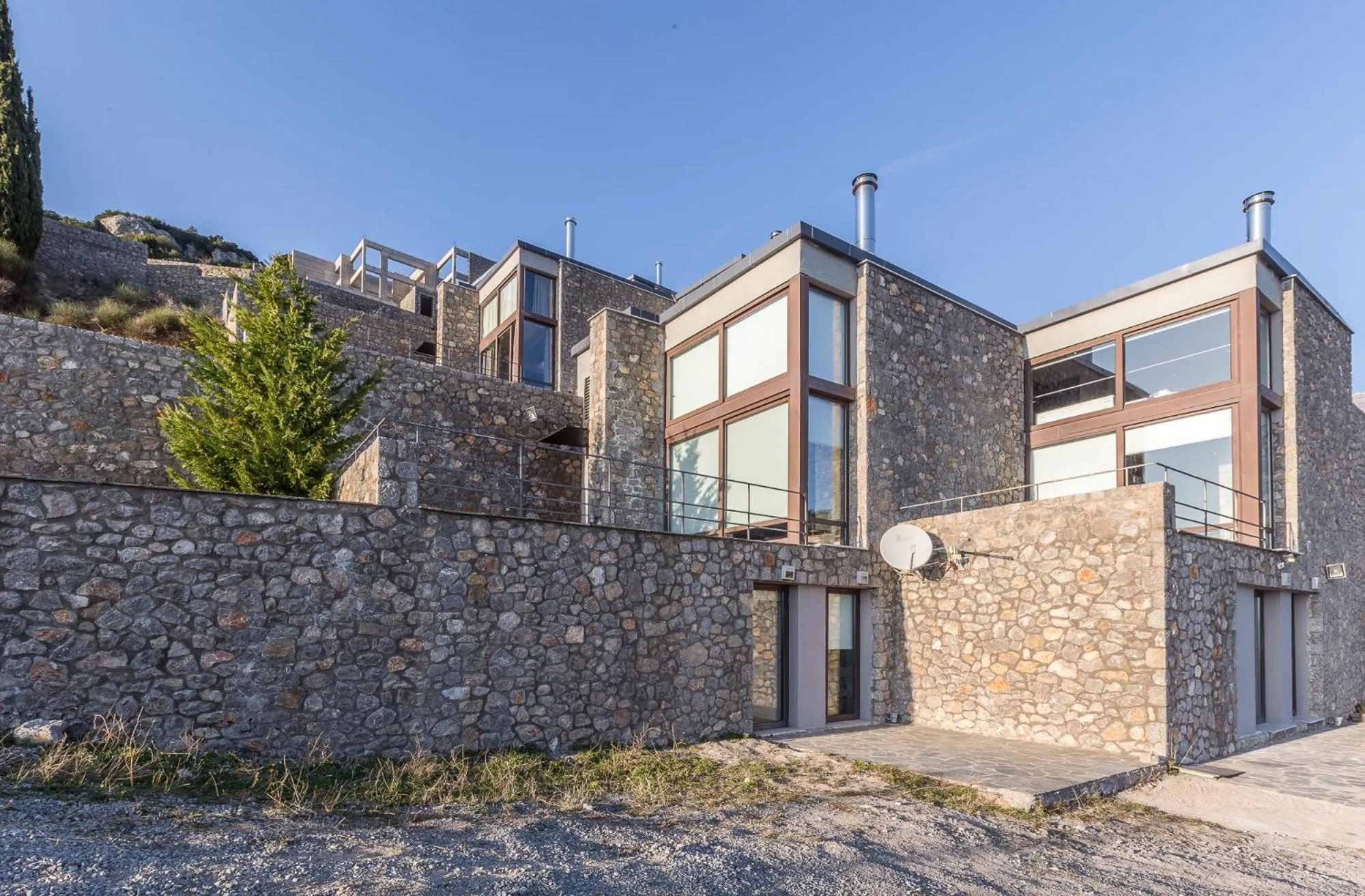 Property building in Deluxe Villa by White Hills Outdoor Hot Tub