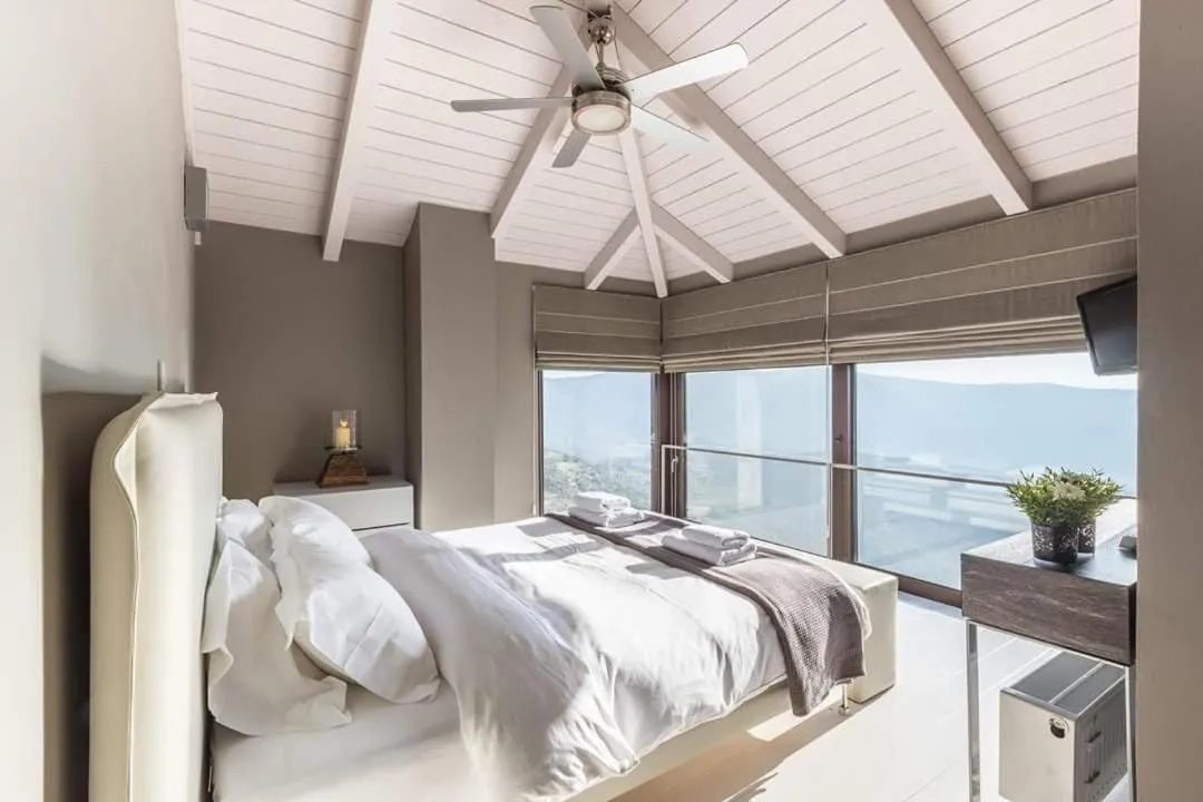 Bed in Deluxe Villa by White Hills Outdoor Hot Tub