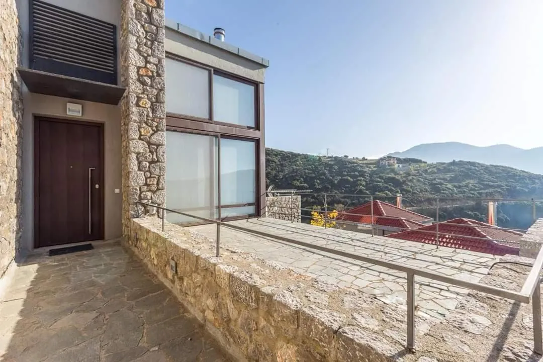 Deluxe Villa by White Hills Outdoor Hot Tub
