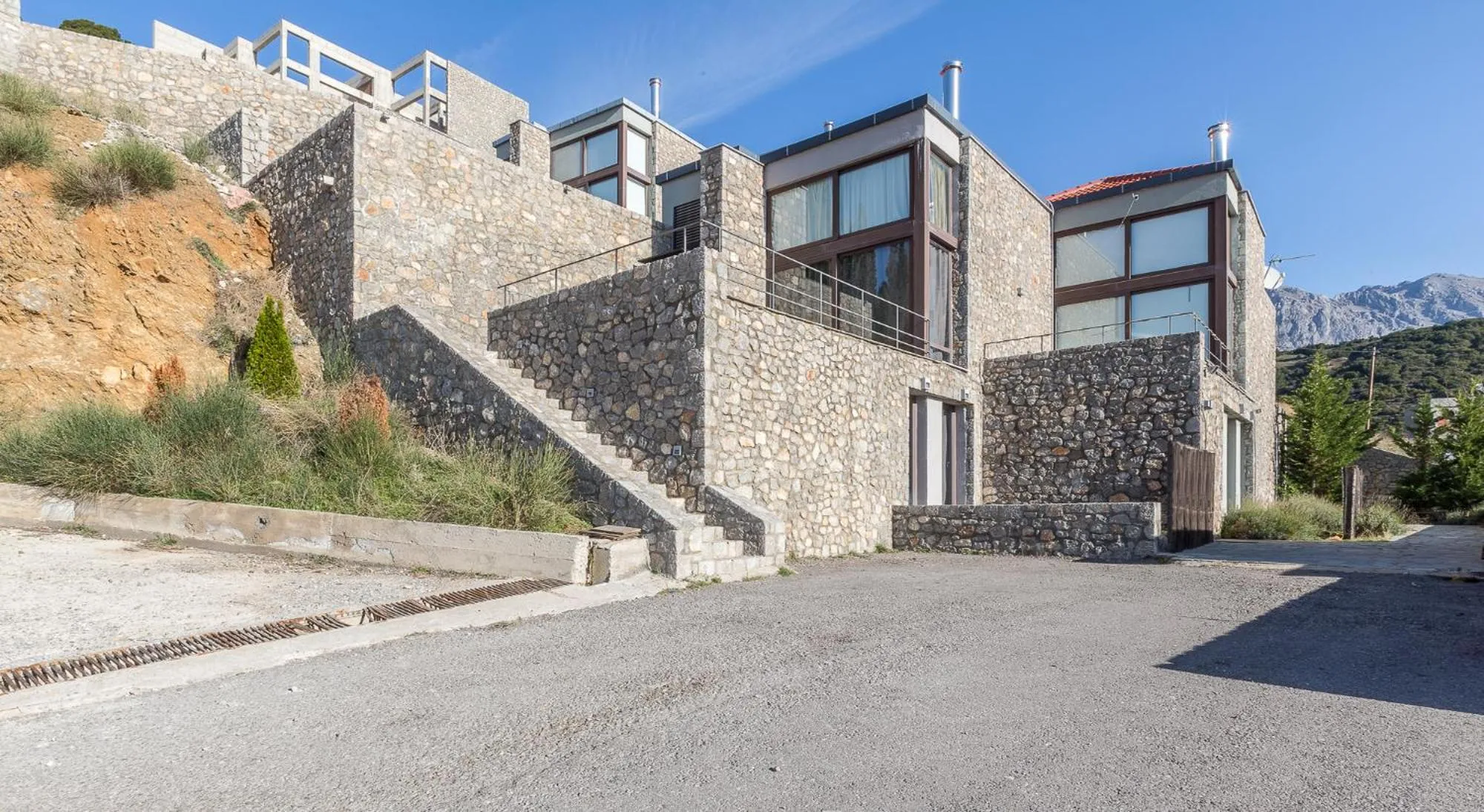 Property building in Deluxe Villa by White Hills Outdoor Hot Tub