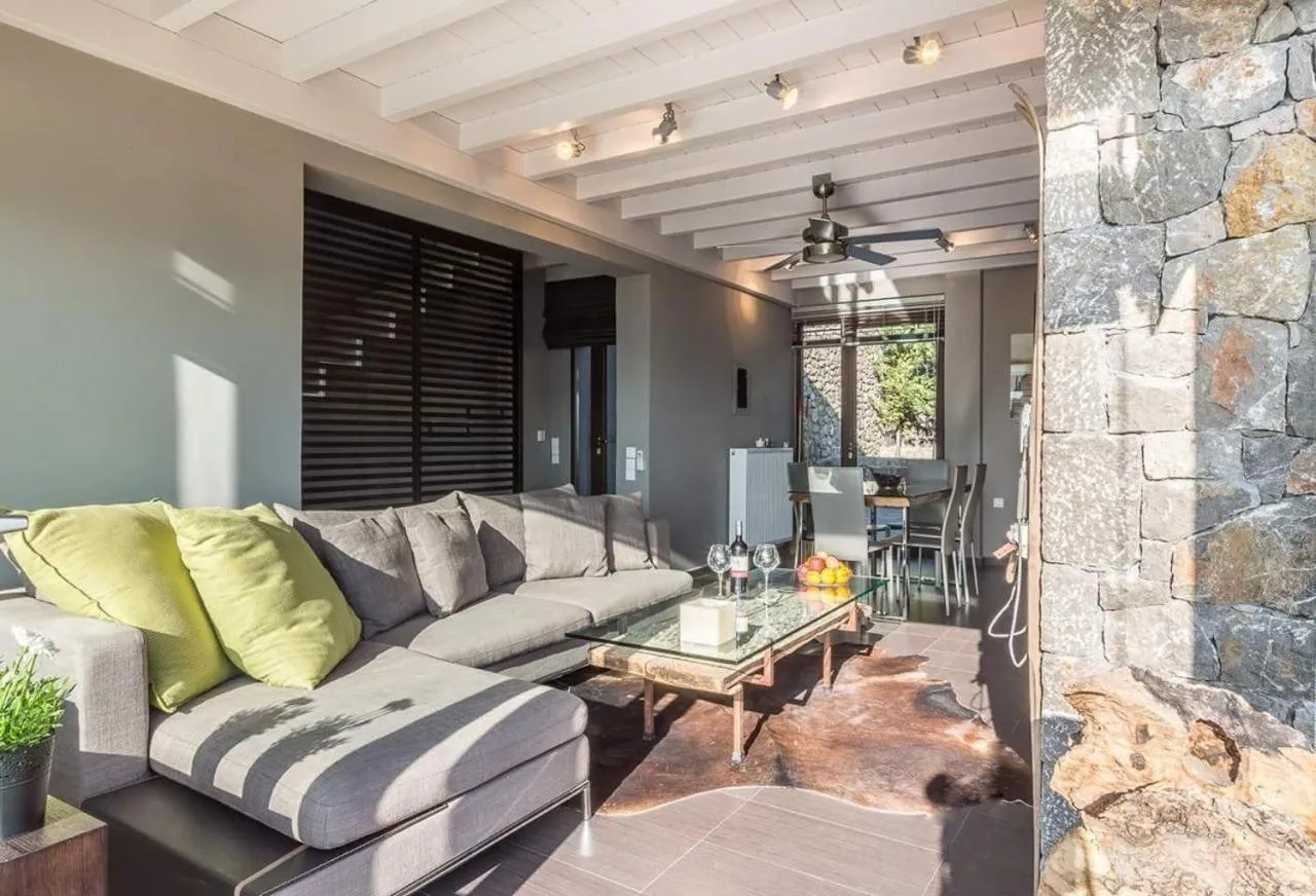 Deluxe Villa by White Hills Outdoor Hot Tub