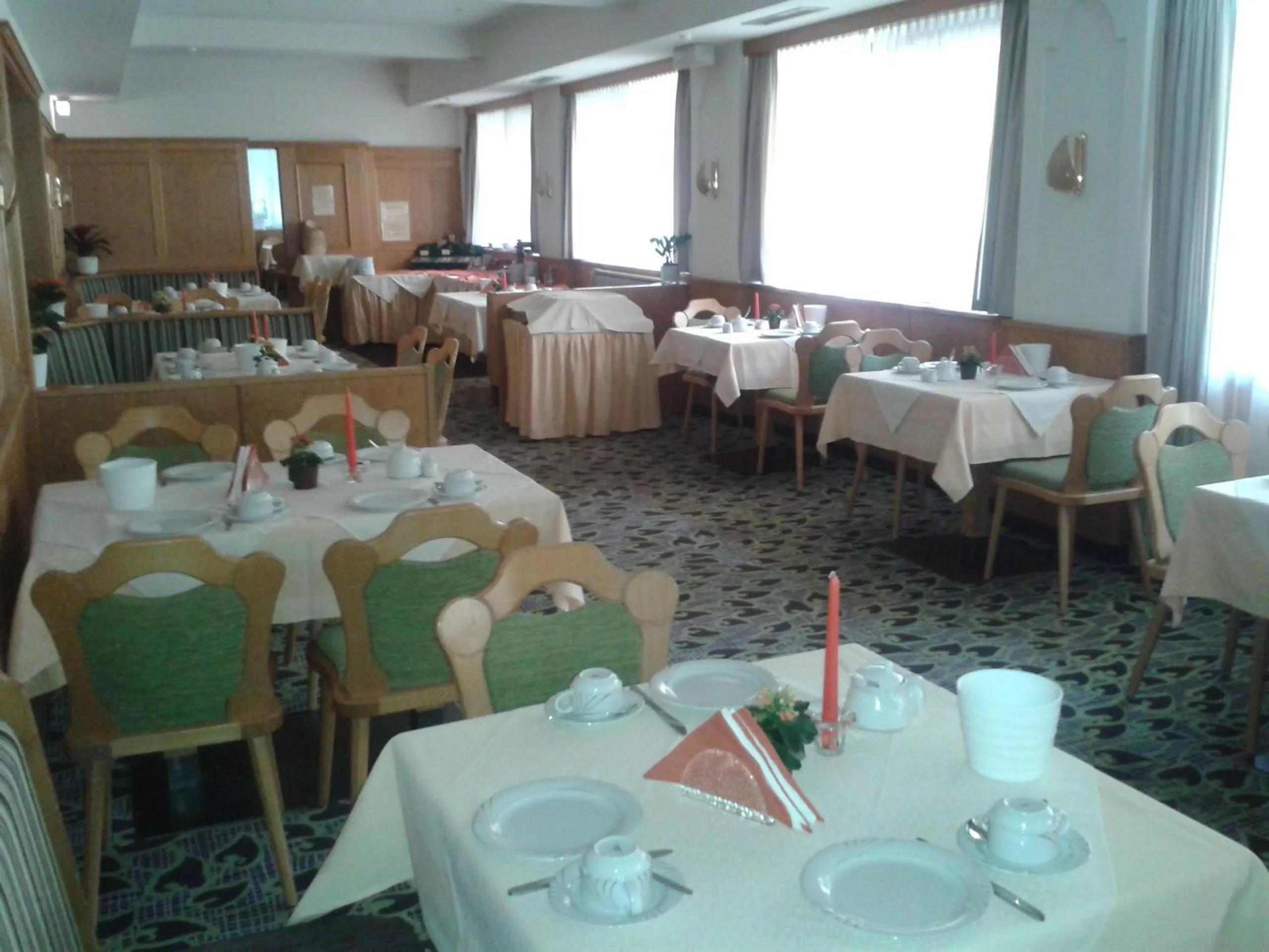 Restaurant/places to eat in Hotel Jedermann