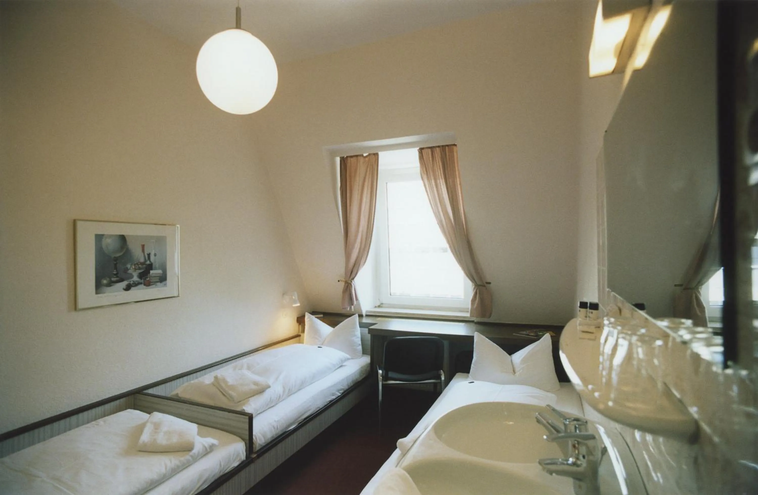 Day, Bed in Hotel Jedermann