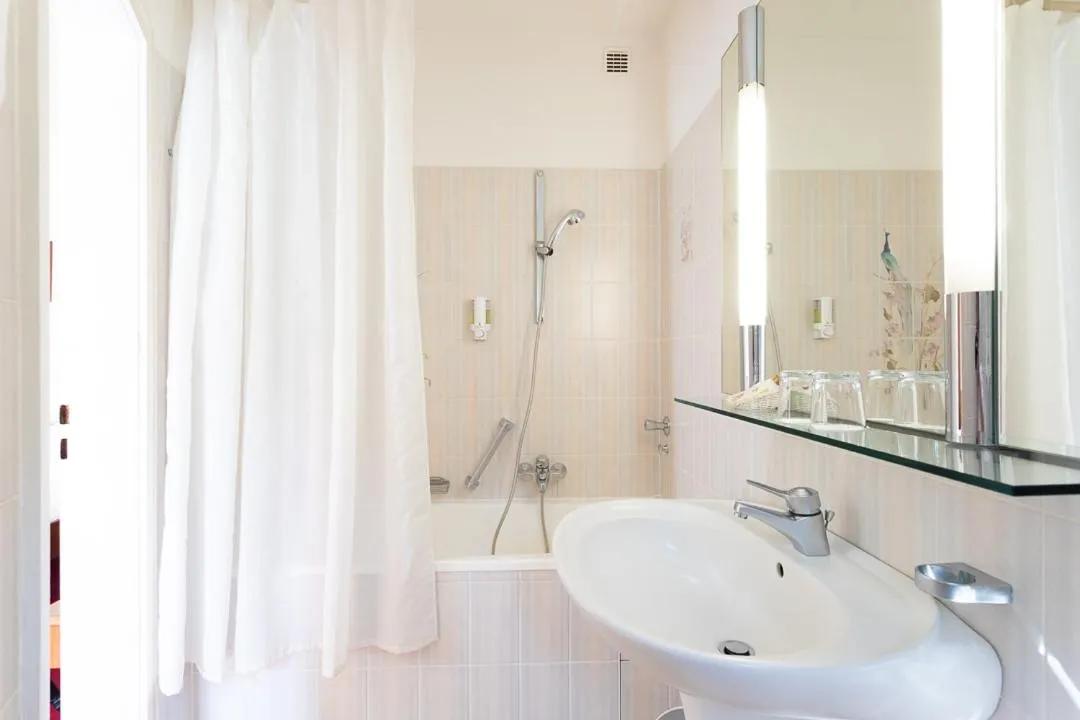 Bathroom in Romantik Hotel zur Sonne