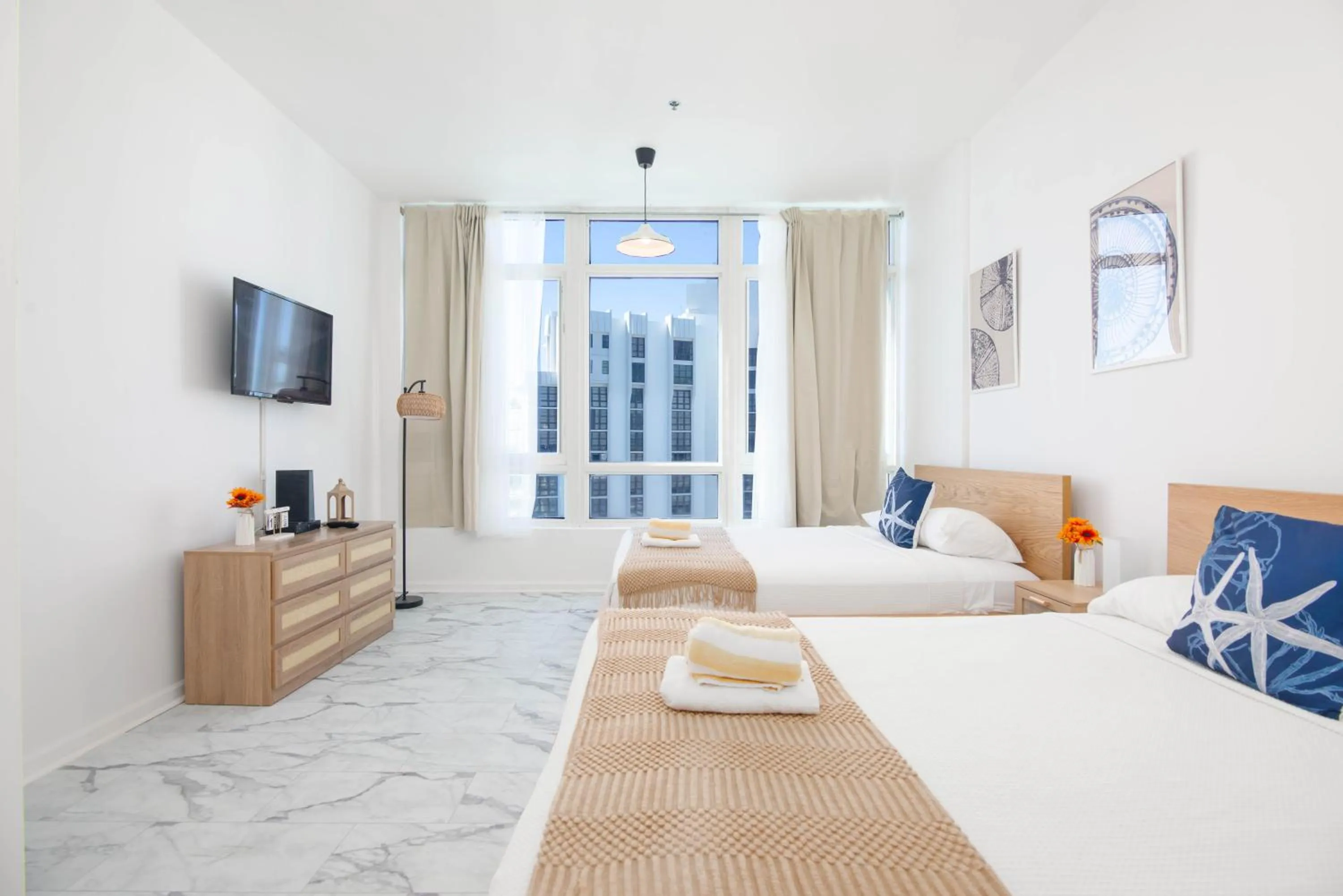 Bedroom, Bed in Girasole Suites