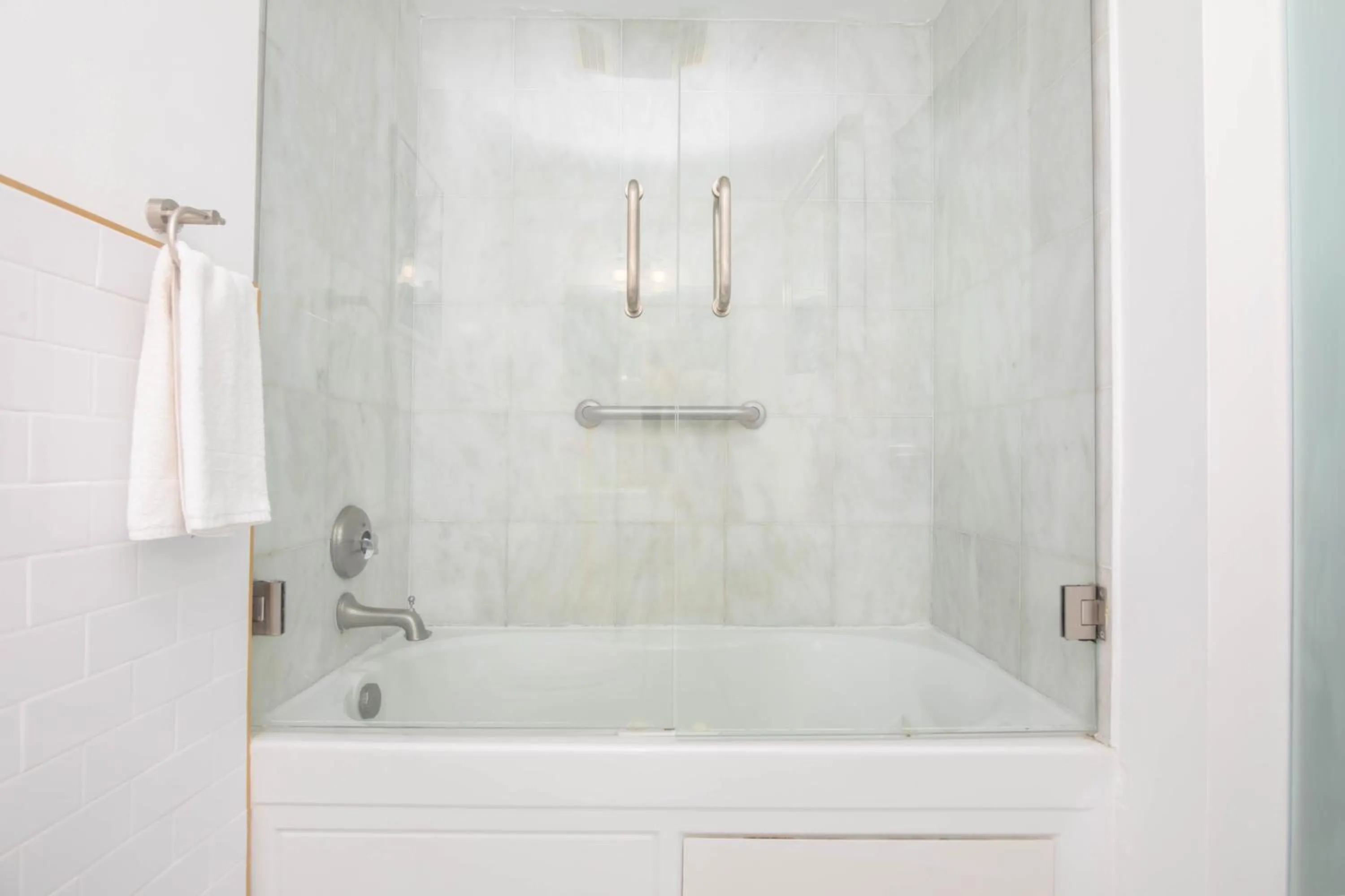 Bathroom in Girasole Suites