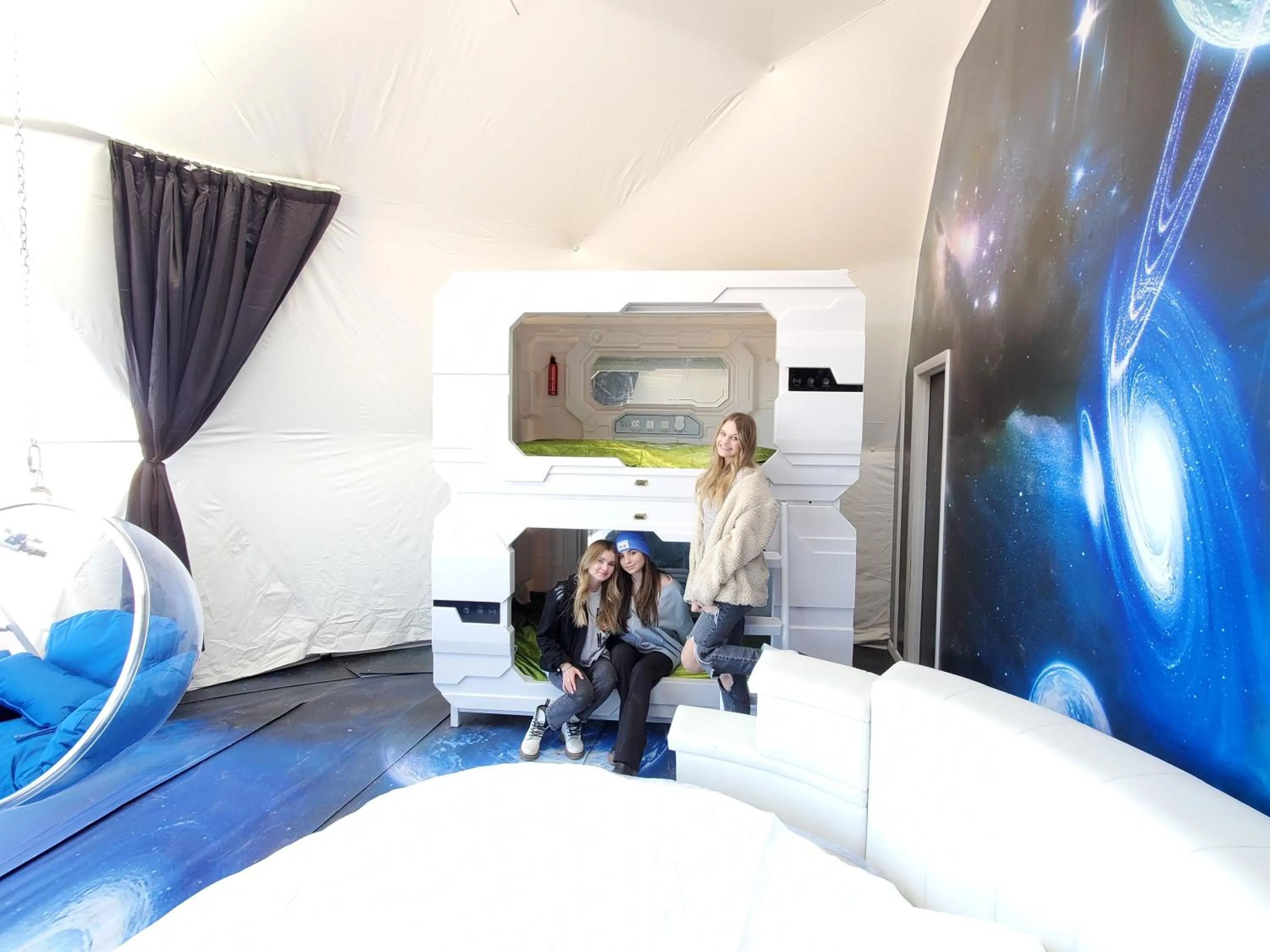 Living room, Bed in Clear Sky Resorts - Grand Canyon - Unique Sky Domes