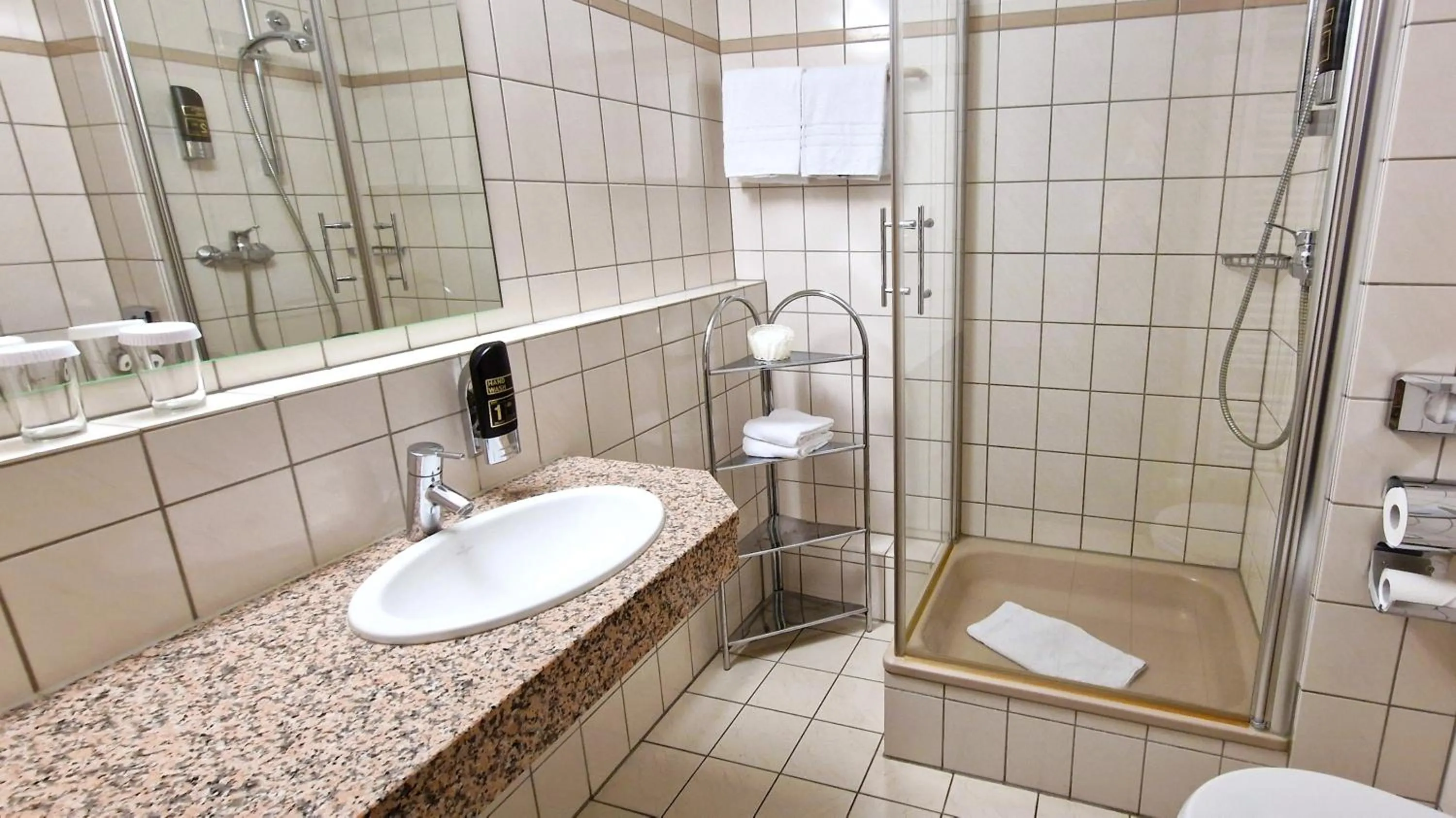 Bathroom in Hotel Fortuna Reutlingen-Tübingen