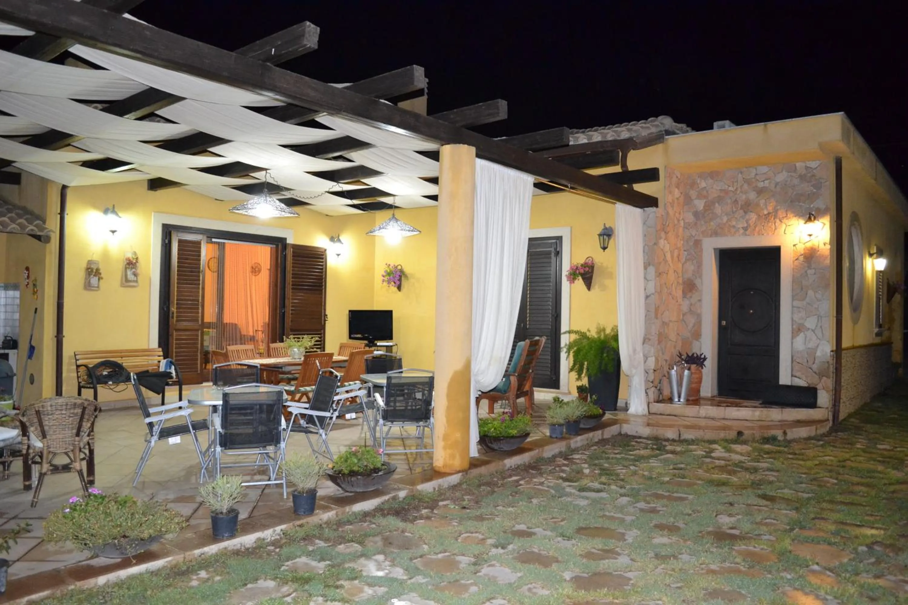 Facade/entrance in Villa Adriana B&B