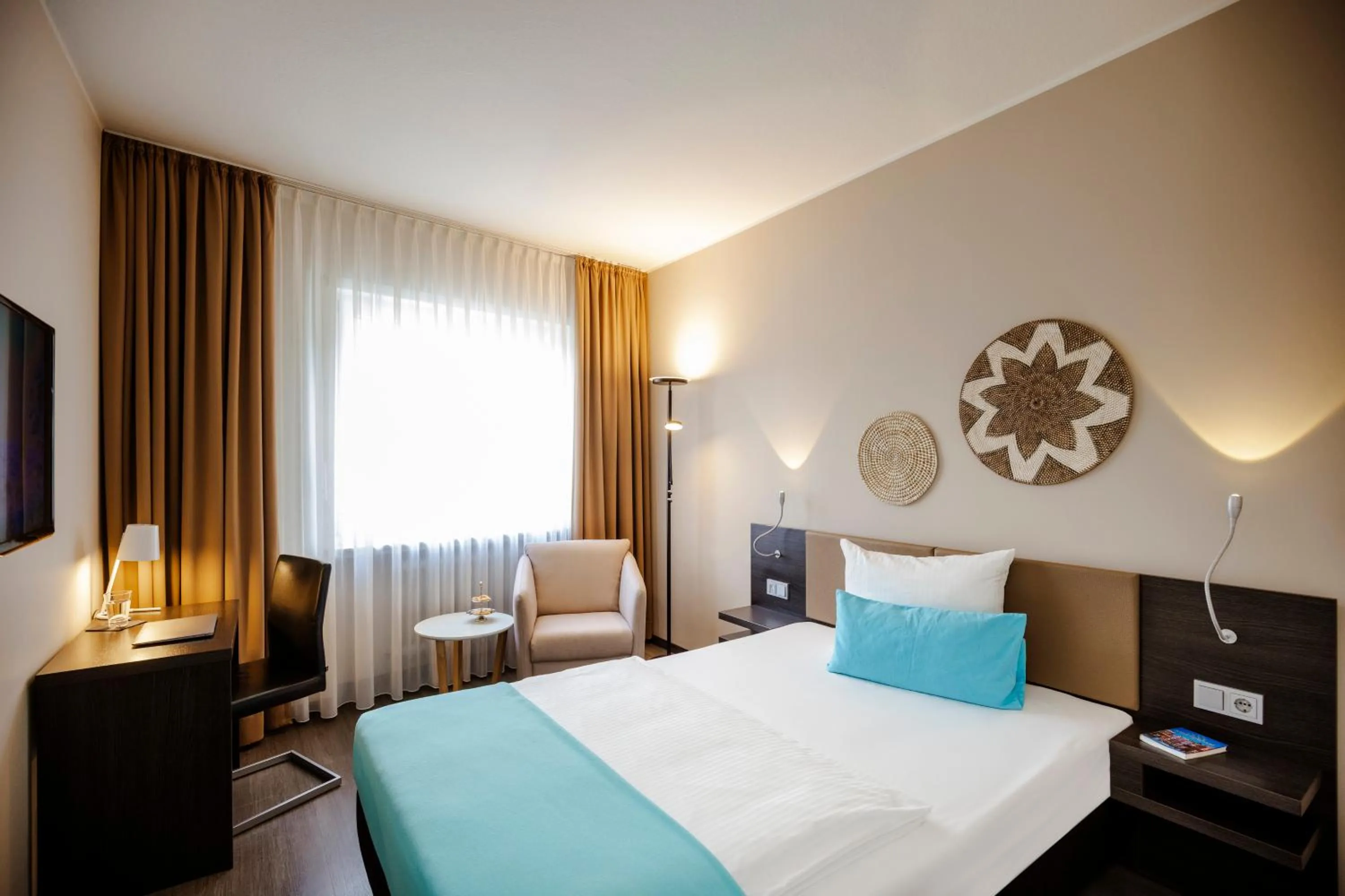 Photo of the whole room, Bed in Altstadt-Hotel Bielefeld