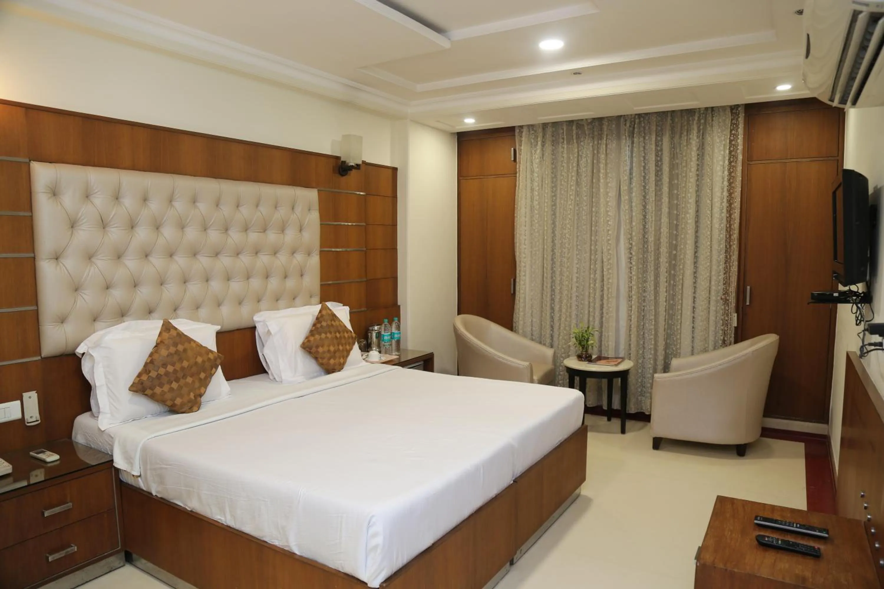 Bedroom, Bed in Hotel Bhoomivilas