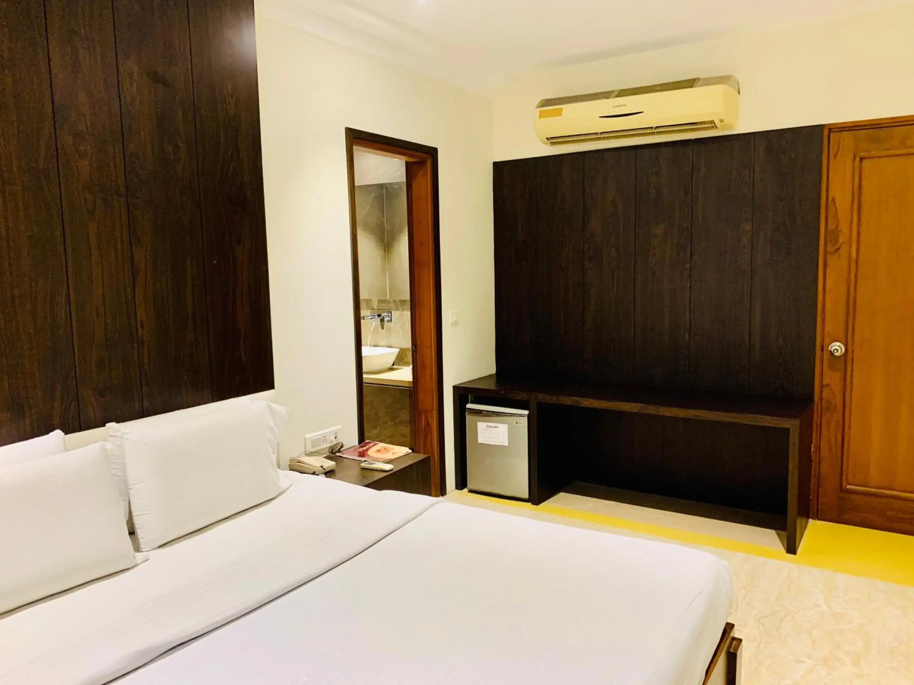air conditioner, Bed in Hotel Bhoomivilas air conditioner, Bed in Hotel Bhoomivilas