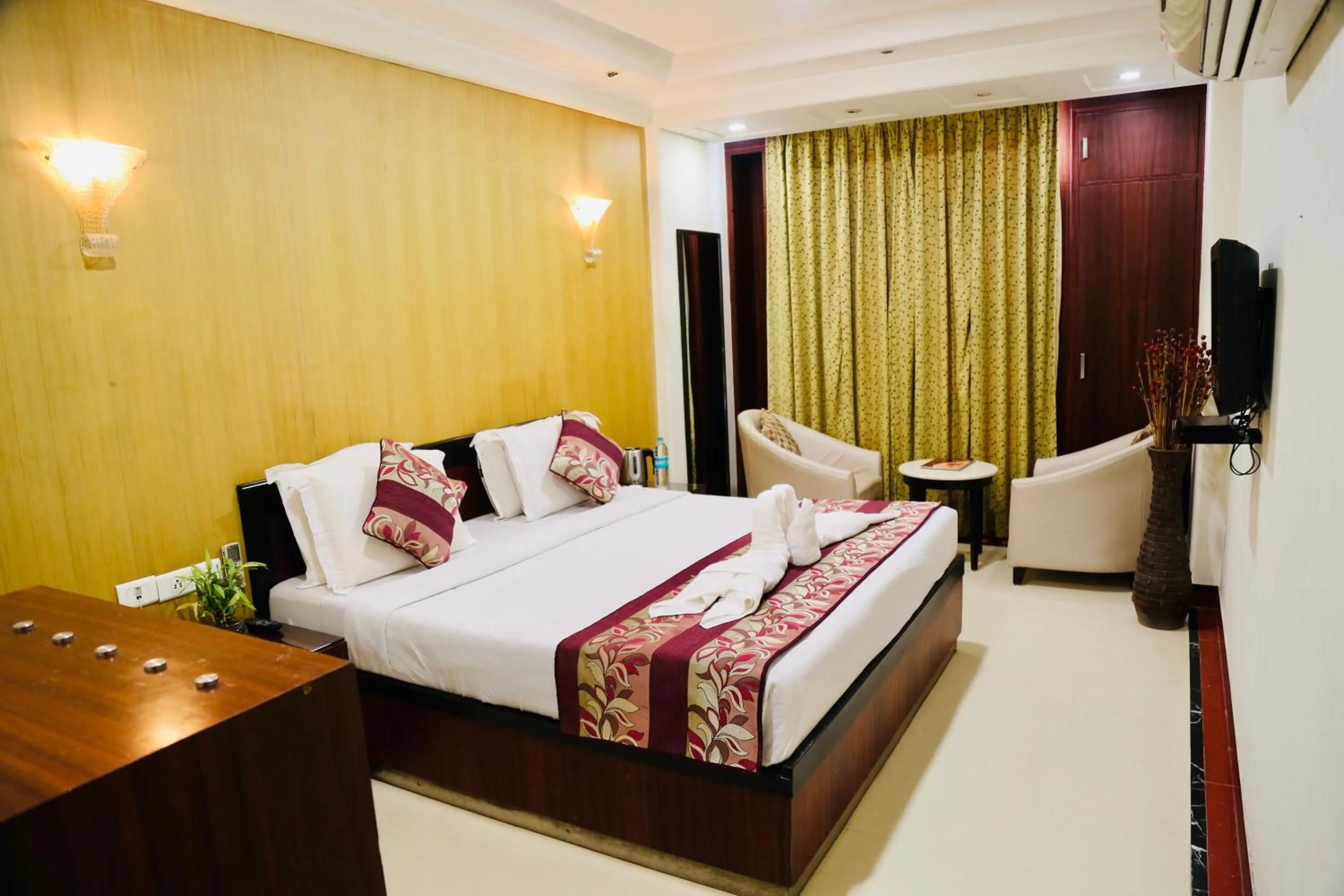 Bedroom, Bed in Hotel Bhoomivilas