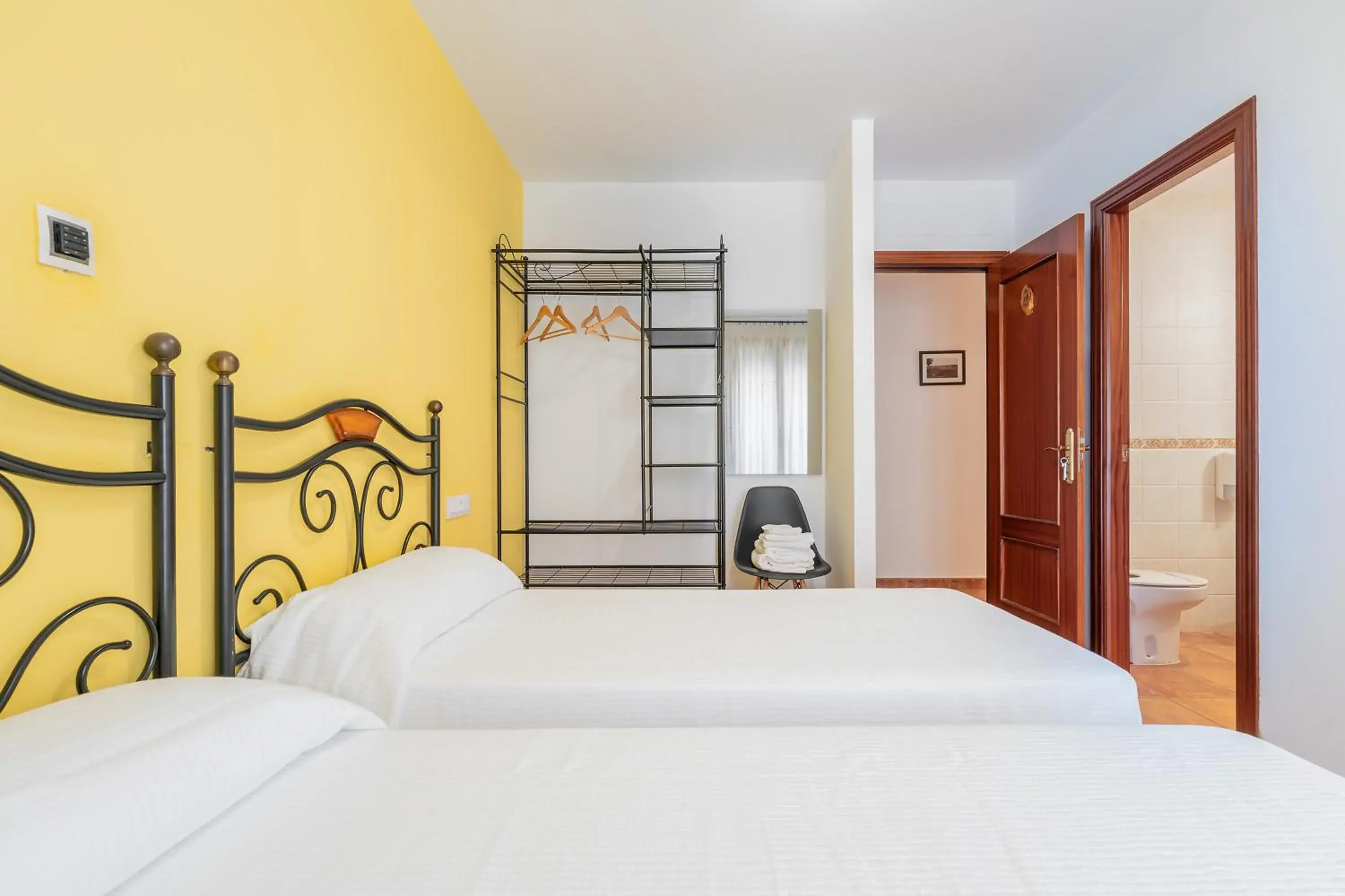 Classic Triple Room - single occupancy in Hotel Restaurante el Horno Classic Triple Room - single occupancy in Hotel Restaurante el Horno