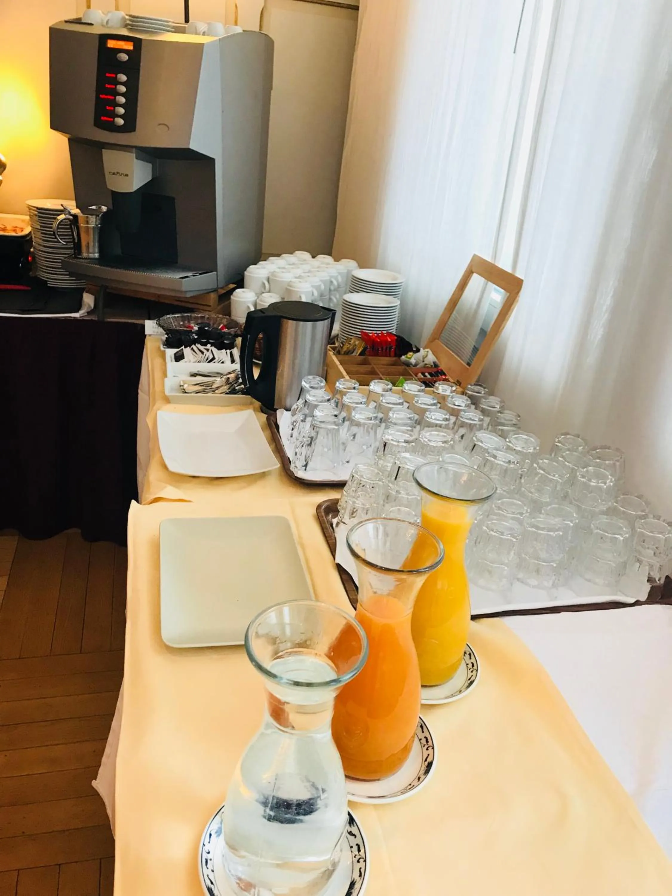 Buffet breakfast in Parkhotel Bellevue Budget