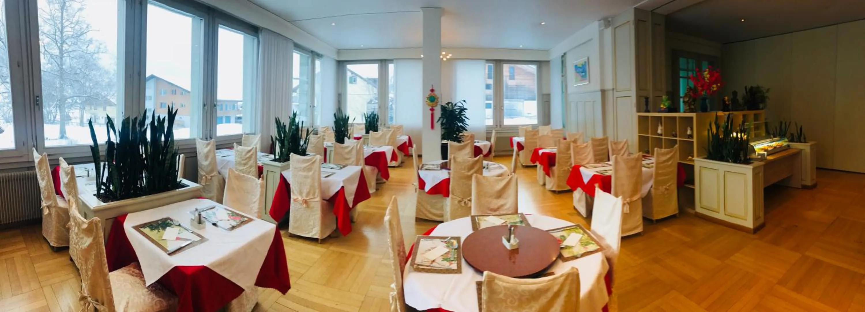 Buffet breakfast in Parkhotel Bellevue Budget