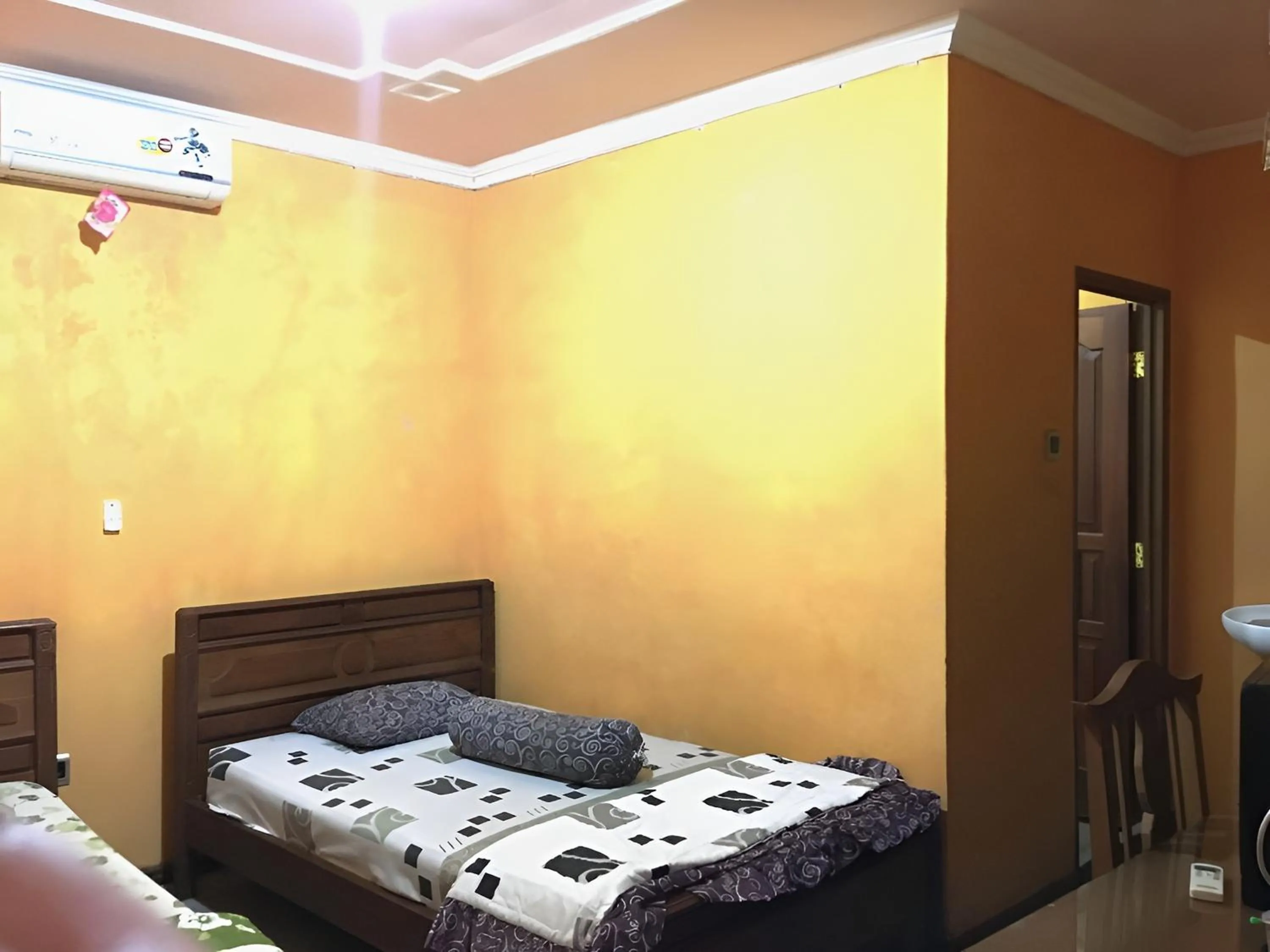 Bed in Hotel Alami near Alun-Alun Klaten