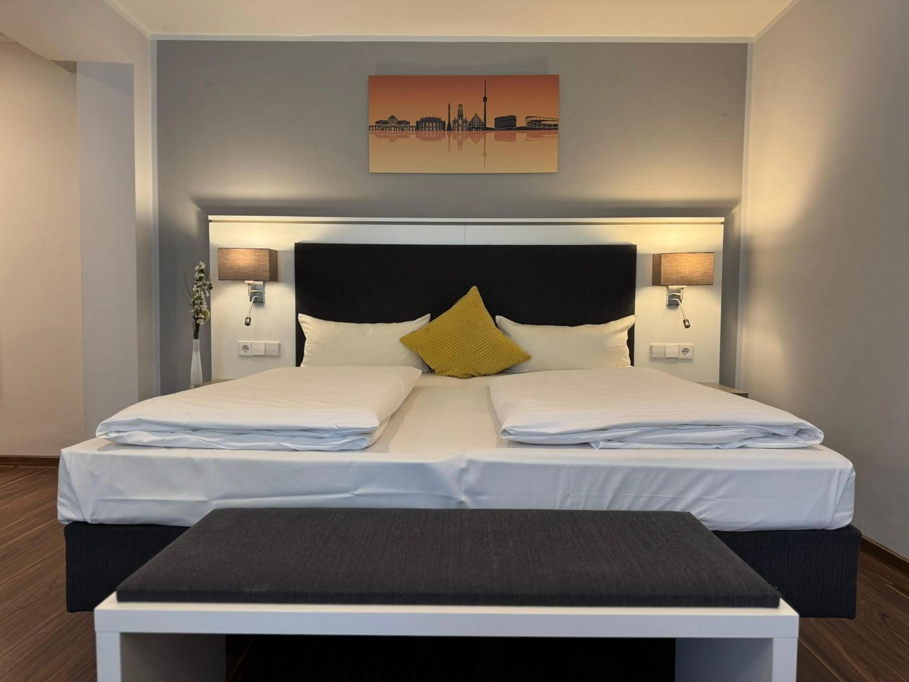 Bed in Mirage City Hotel Stuttgart Zentrum