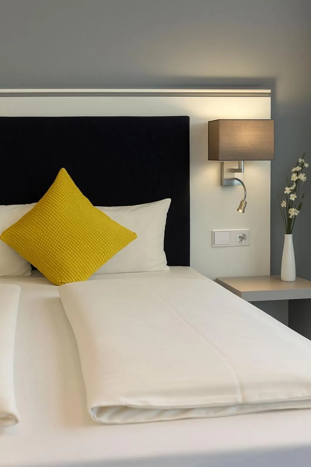 Bed in Mirage City Hotel Stuttgart Zentrum