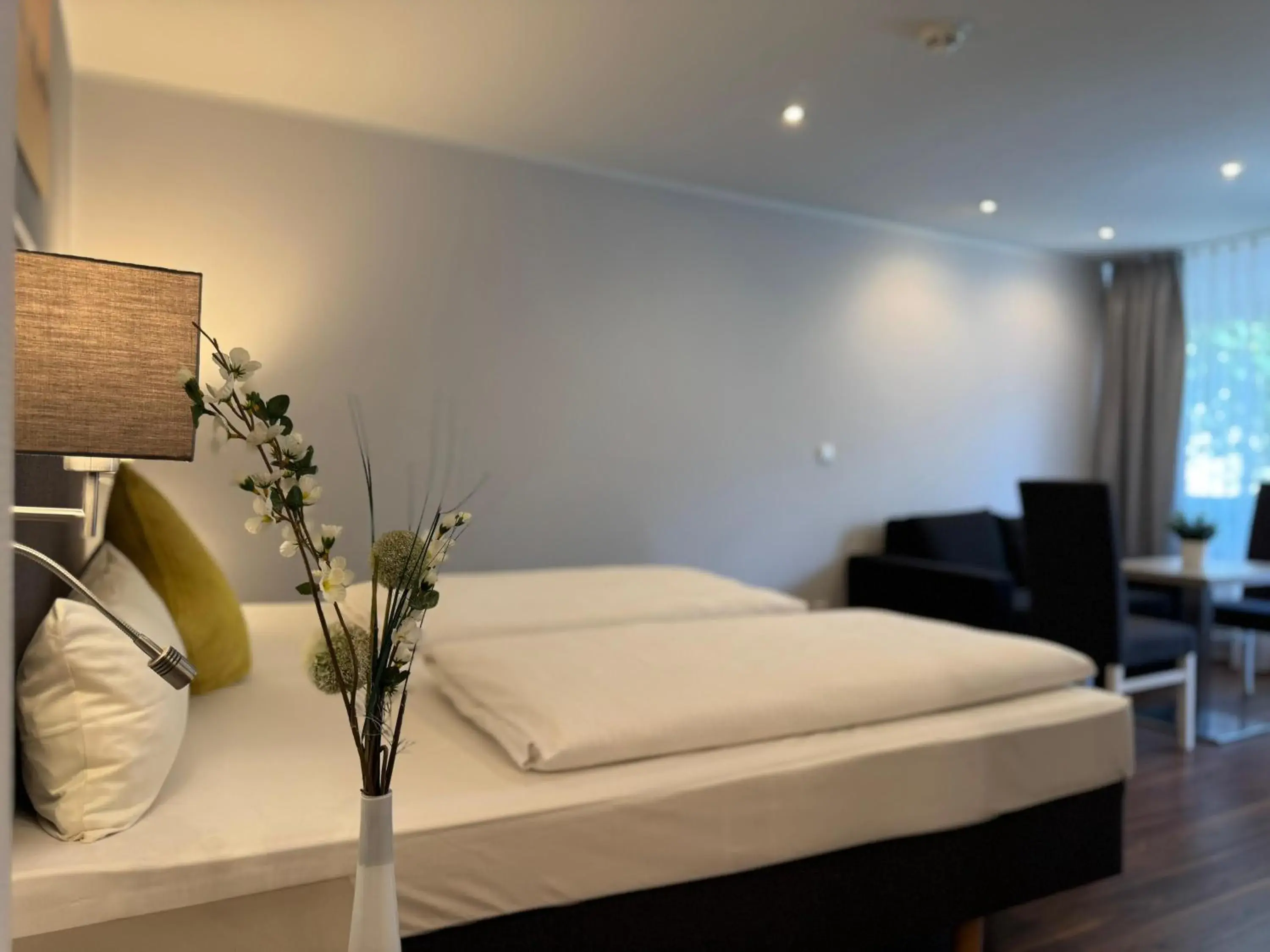 Deluxe Double or Twin Room in Mirage City Hotel Stuttgart Zentrum Deluxe Double or Twin Room in Mirage City Hotel Stuttgart Zentrum