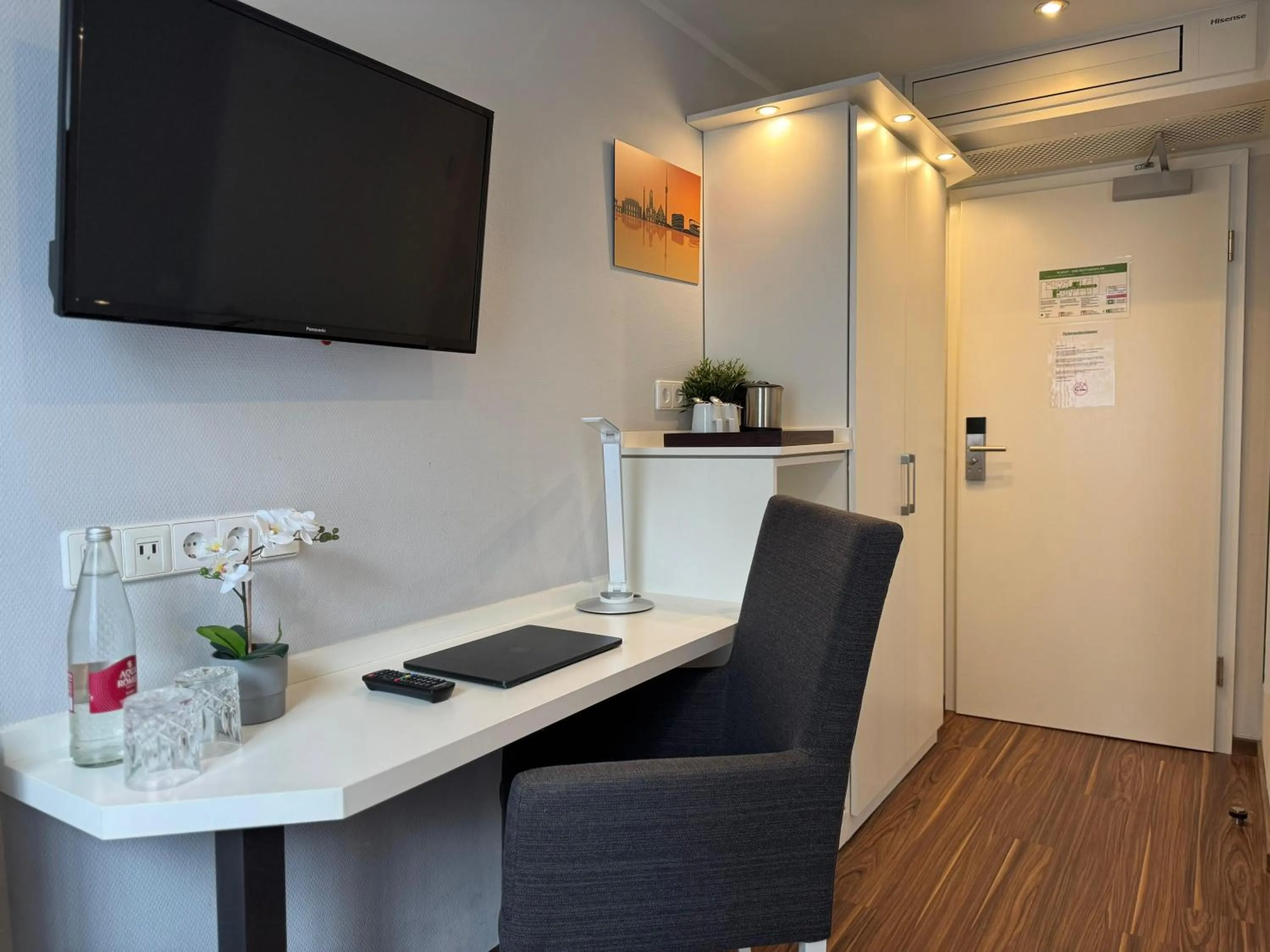 TV and multimedia in Mirage City Hotel Stuttgart Zentrum