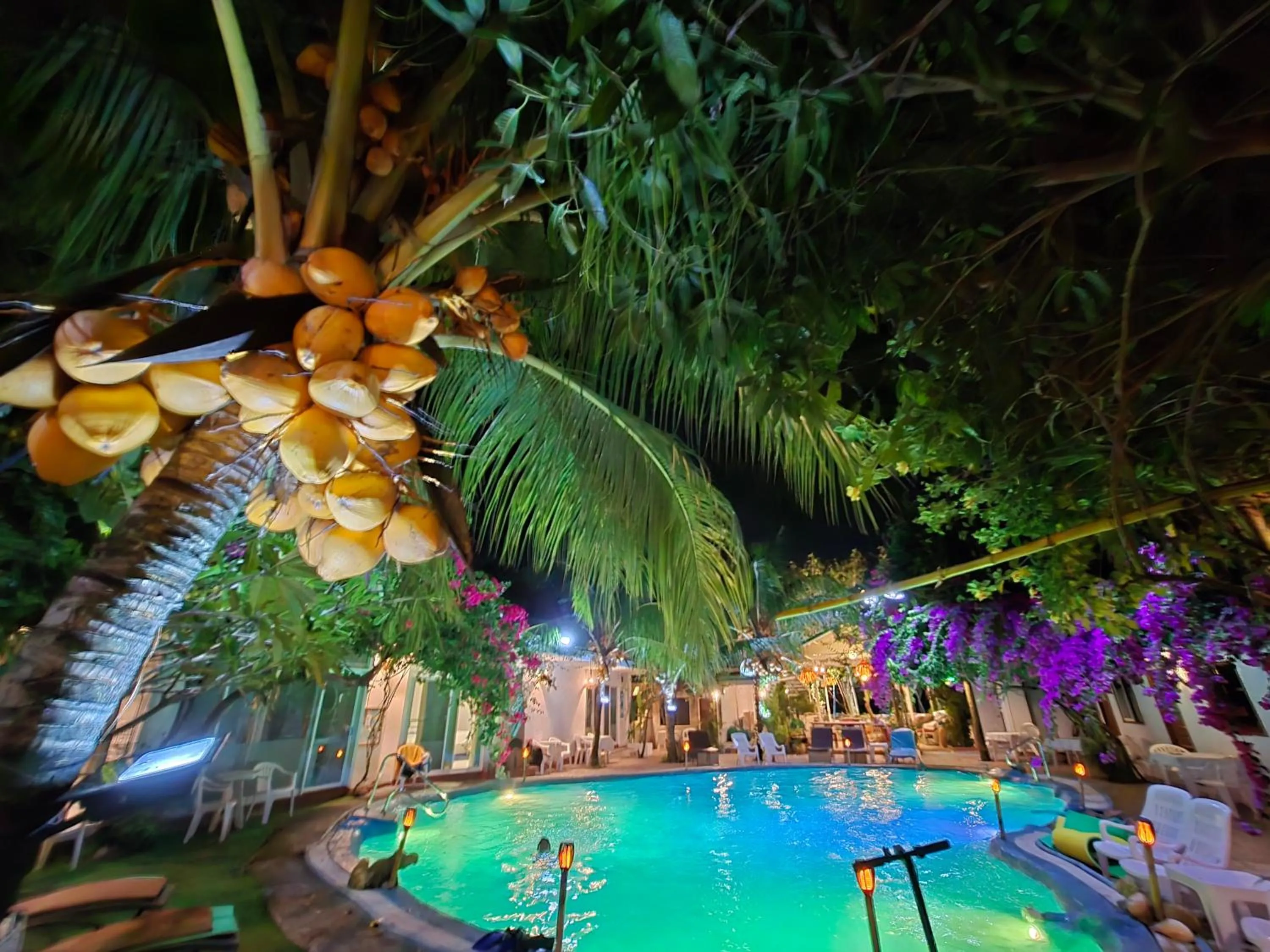 Night in OASIS Phuket Airport