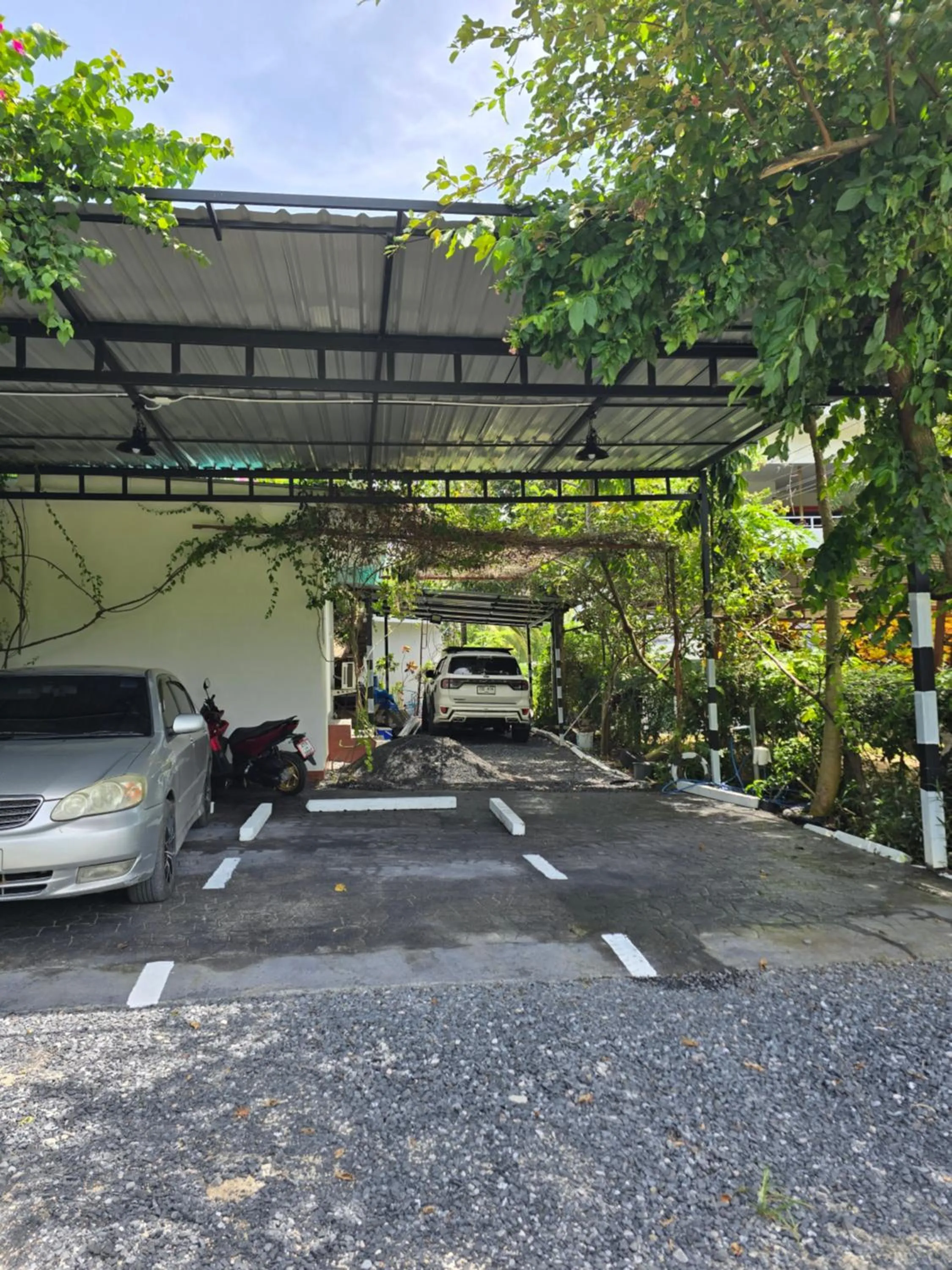 Parking in OASIS Phuket Airport