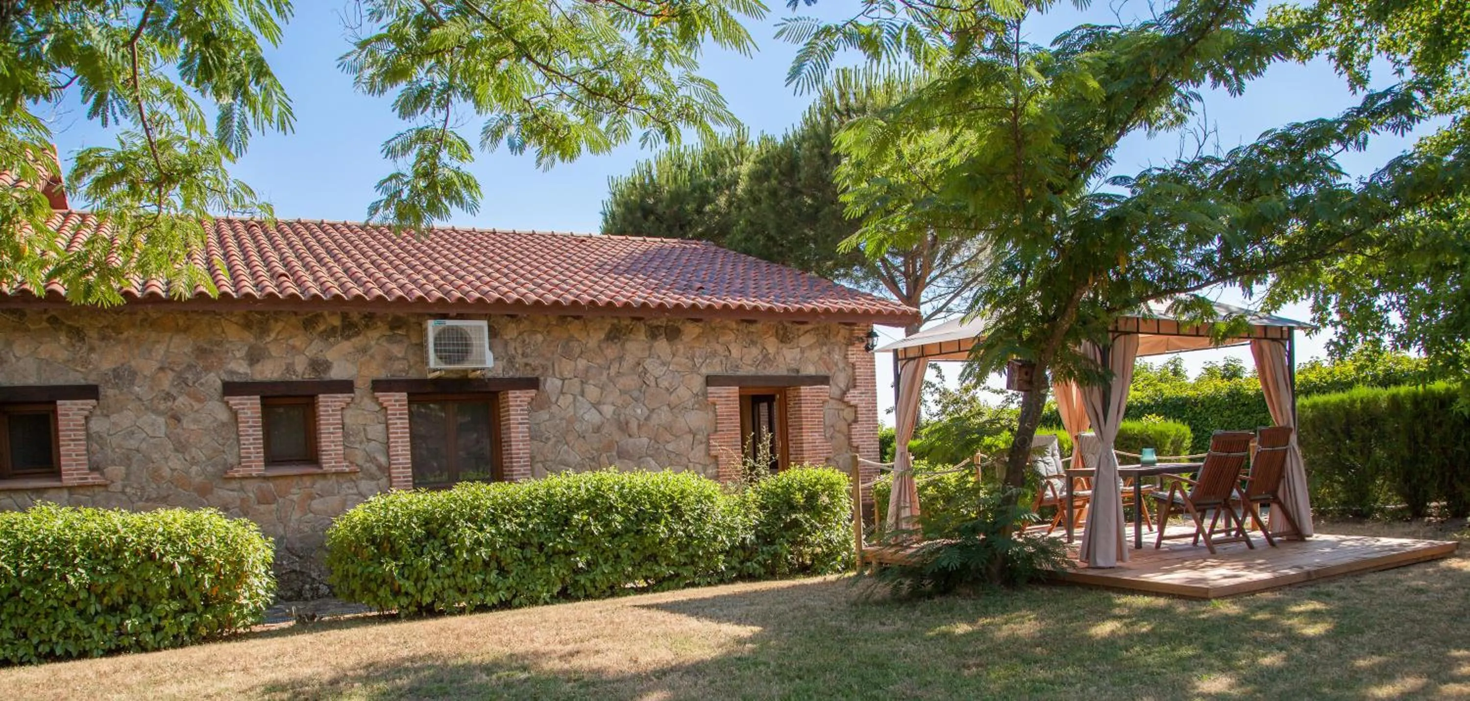Property building in Finca La Sayuela