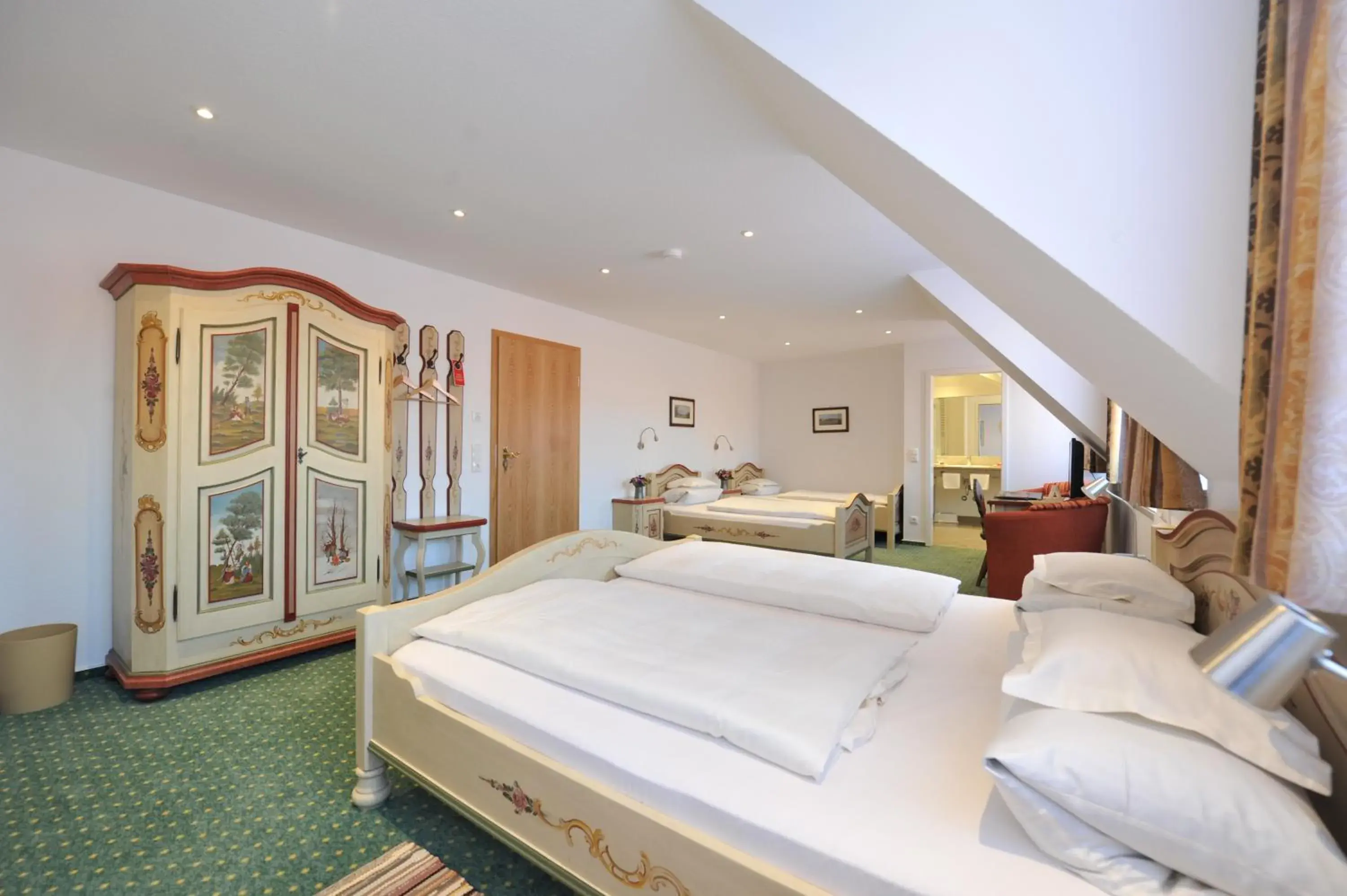 Photo of the whole room, Bed in Tilman Riemenschneider Photo of the whole room, Bed in Tilman Riemenschneider