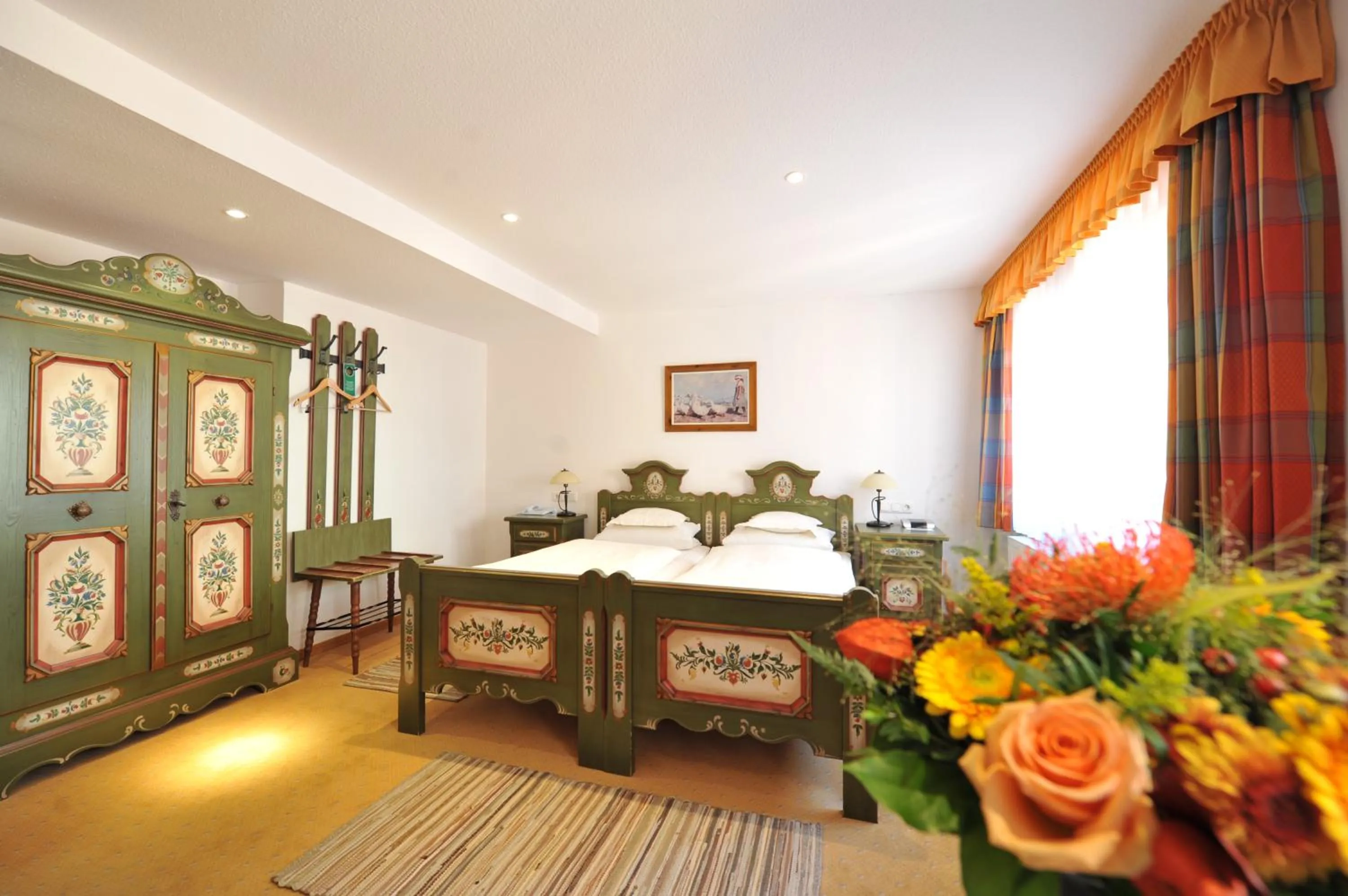 Photo of the whole room, Bed in Tilman Riemenschneider