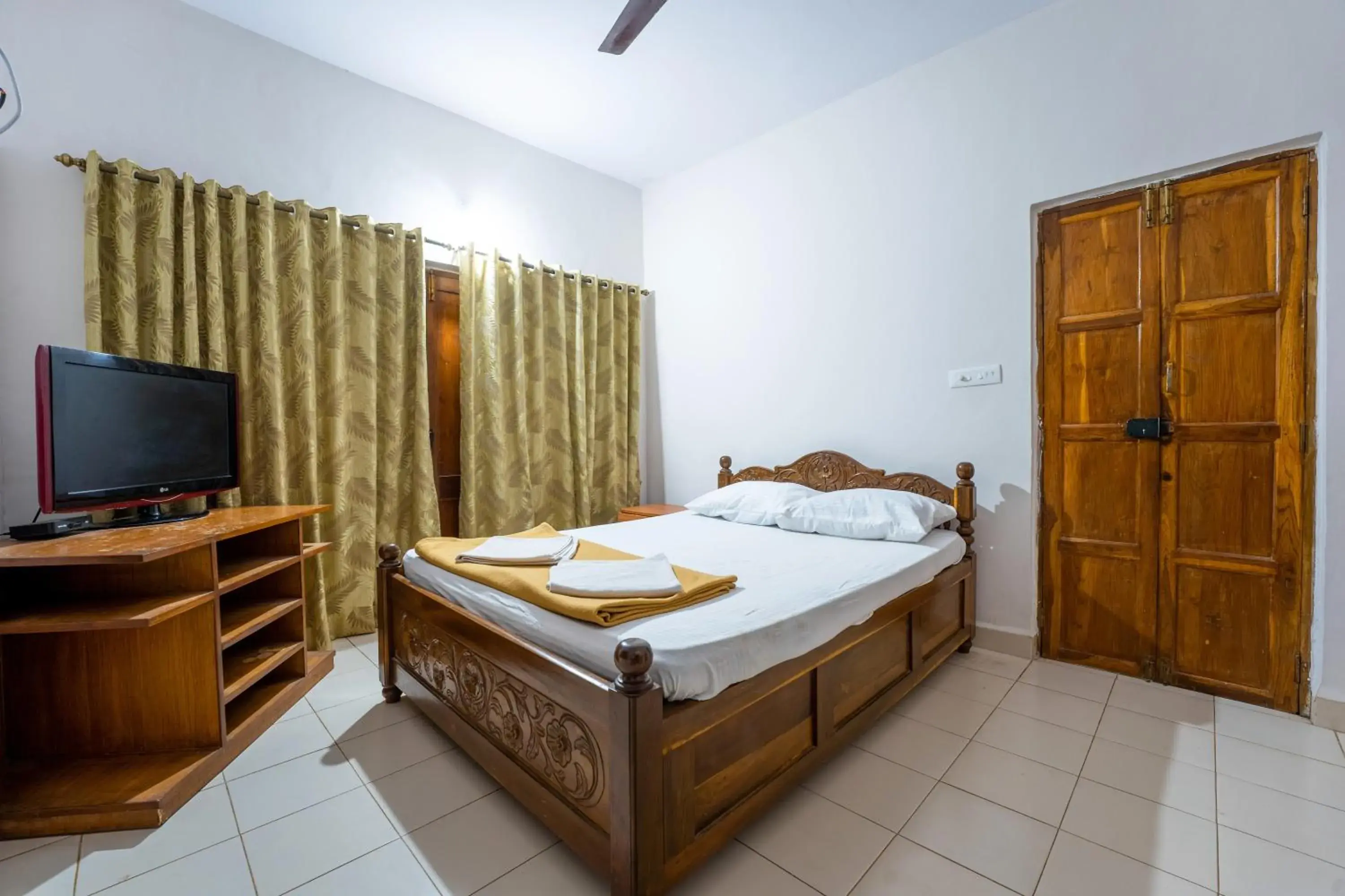 Two-Bedroom Villa - single occupancy in Villa Barbosa, 2 BHK Villa & Luxury Rooms near Colva, Sernabatim, Benaulim Beach Two-Bedroom Villa - single occupancy in Villa Barbosa, 2 BHK Villa & Luxury Rooms near Colva, Sernabatim, Benaulim Beach