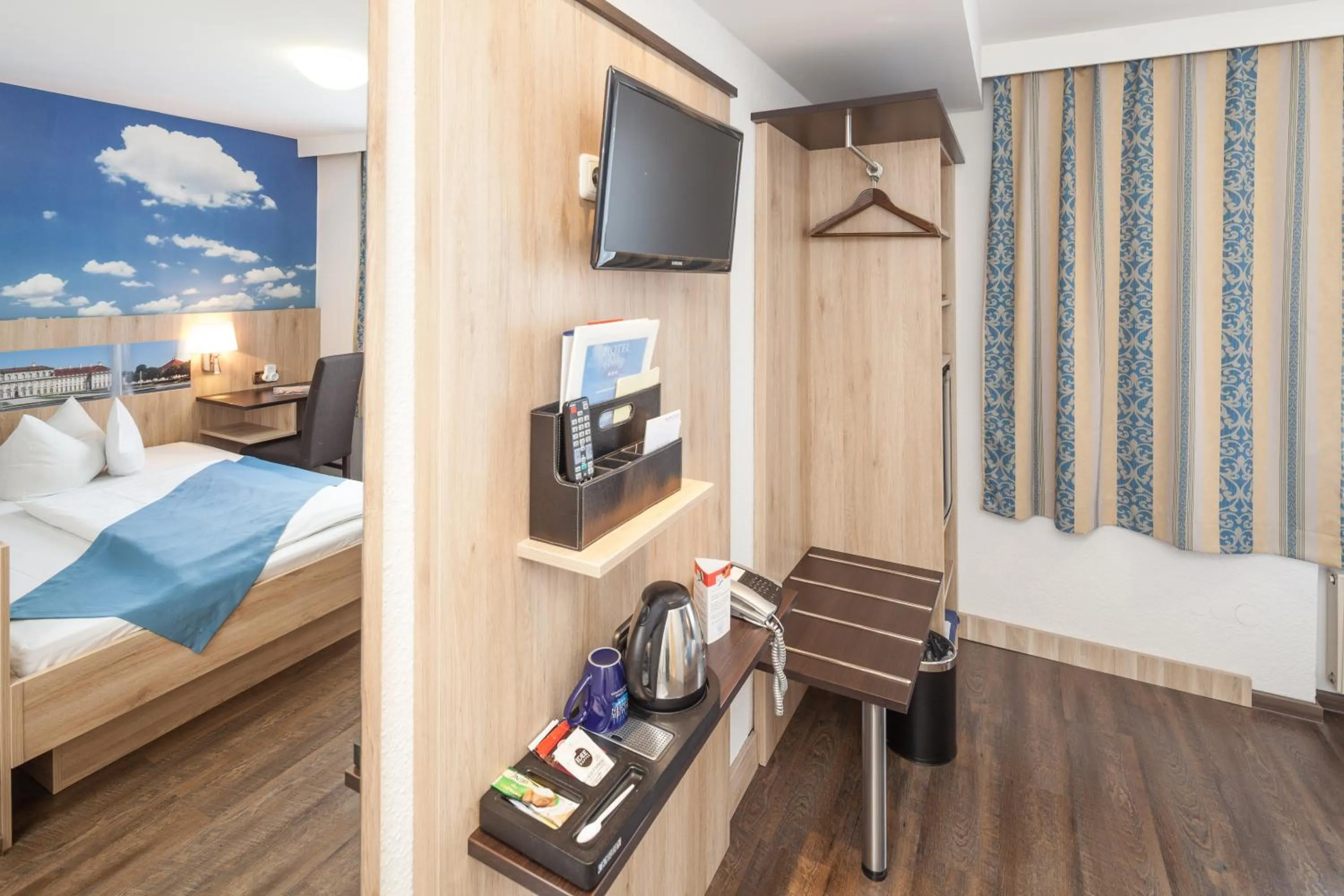 Bed in Hotel Blauer Karpfen