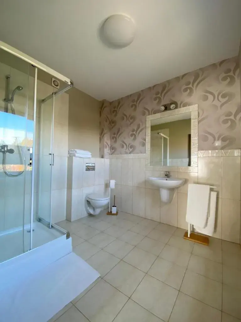 Three-Bedroom Apartment in Apartamenty Zielony Ogród Three-Bedroom Apartment in Apartamenty Zielony Ogród