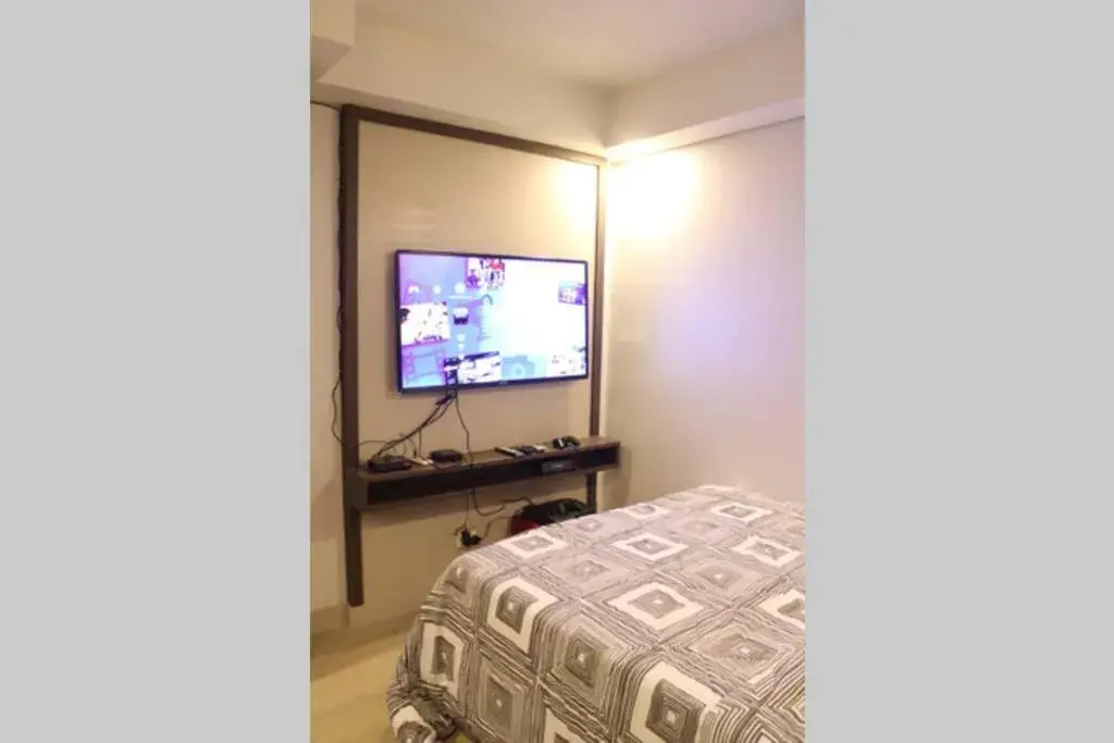 Bed in A2J Luxury BGC Balcony Suite Near SM AURA Taguig Bed in A2J Luxury BGC Balcony Suite Near SM AURA Taguig