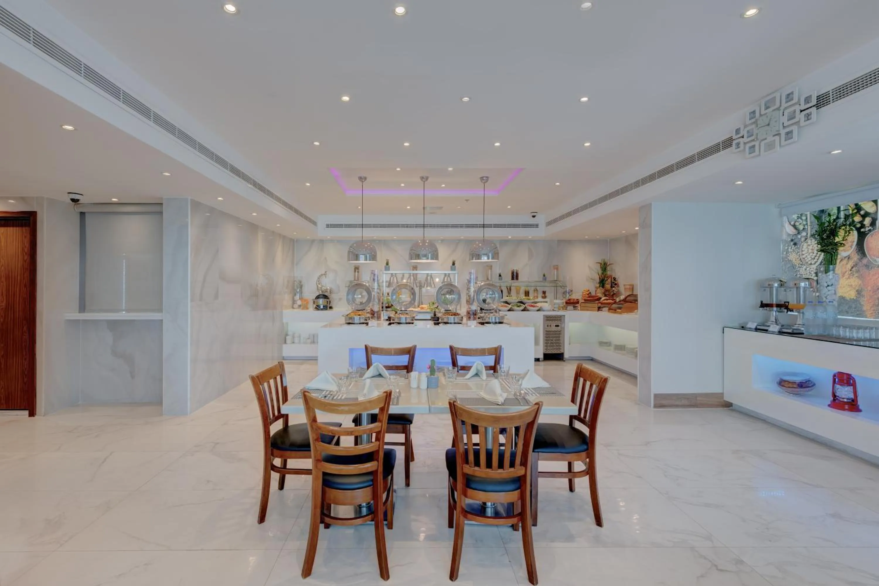 Seating area in Hawthorn Suites by Wyndham Abu Dhabi City Center