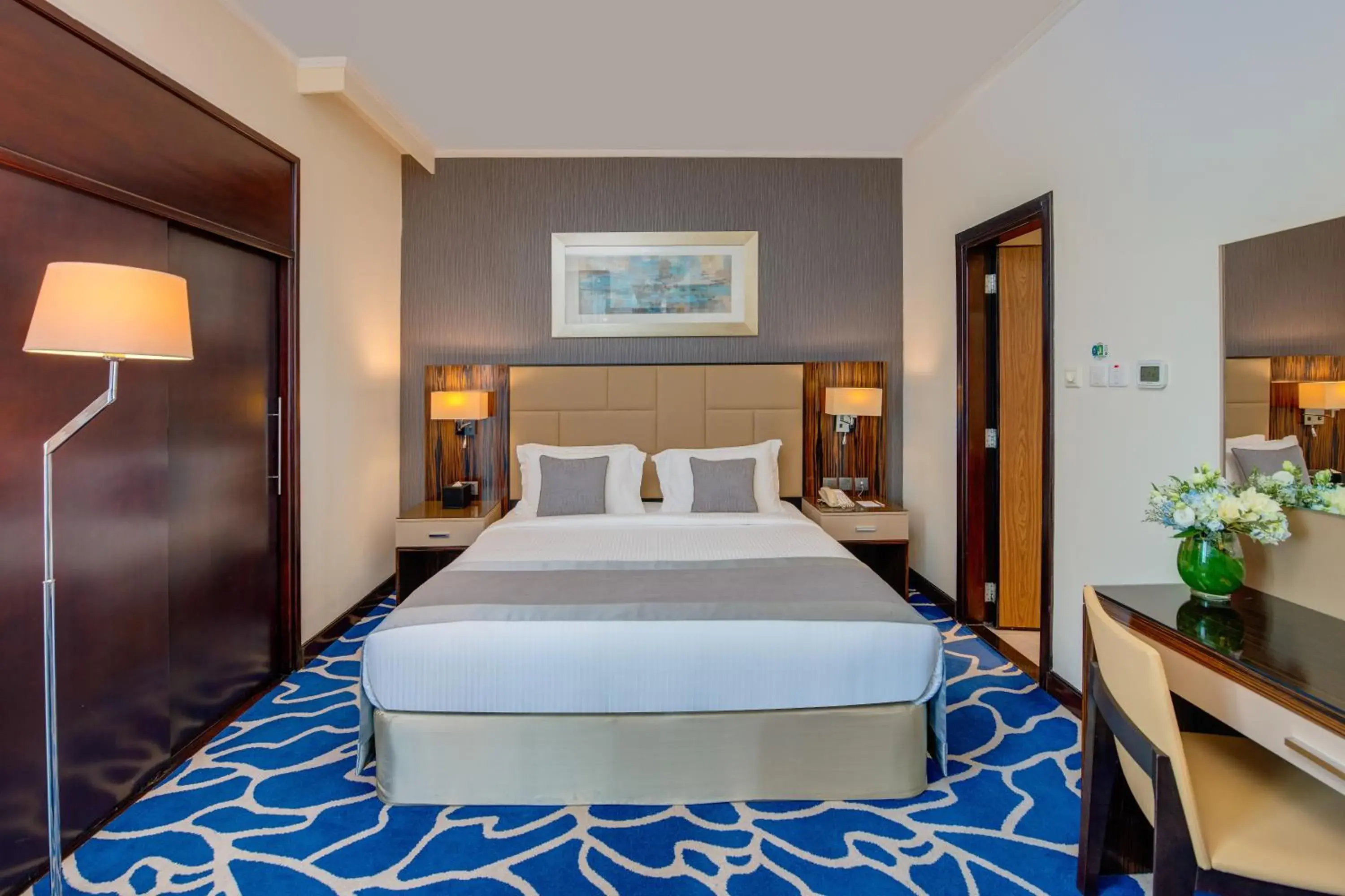 Bed in Hawthorn Extended Stay by Wyndham Abu Dhabi City Center Bed in Hawthorn Extended Stay by Wyndham Abu Dhabi City Center