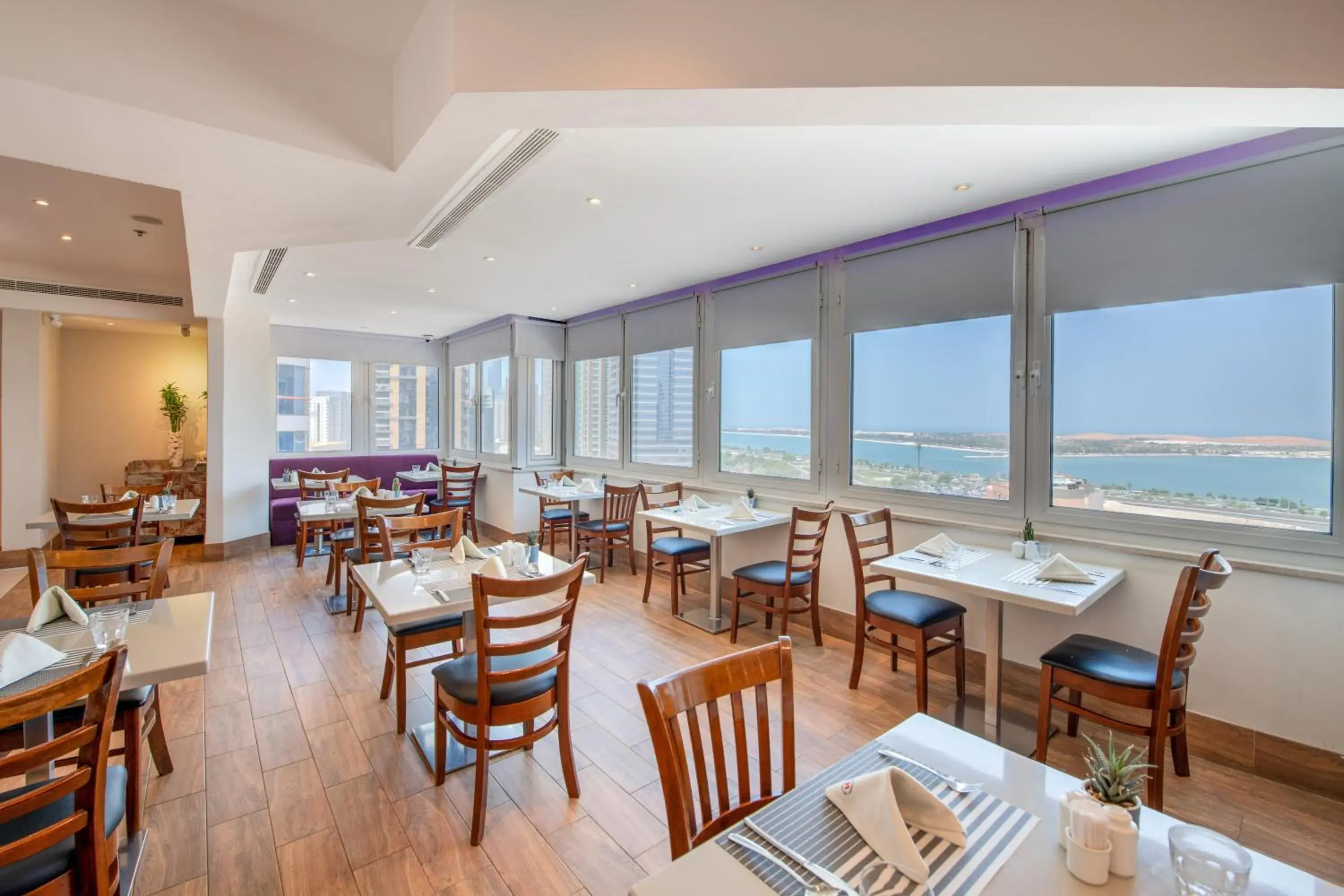 Restaurant/places to eat in Hawthorn Extended Stay by Wyndham Abu Dhabi City Center Restaurant/places to eat in Hawthorn Extended Stay by Wyndham Abu Dhabi City Center