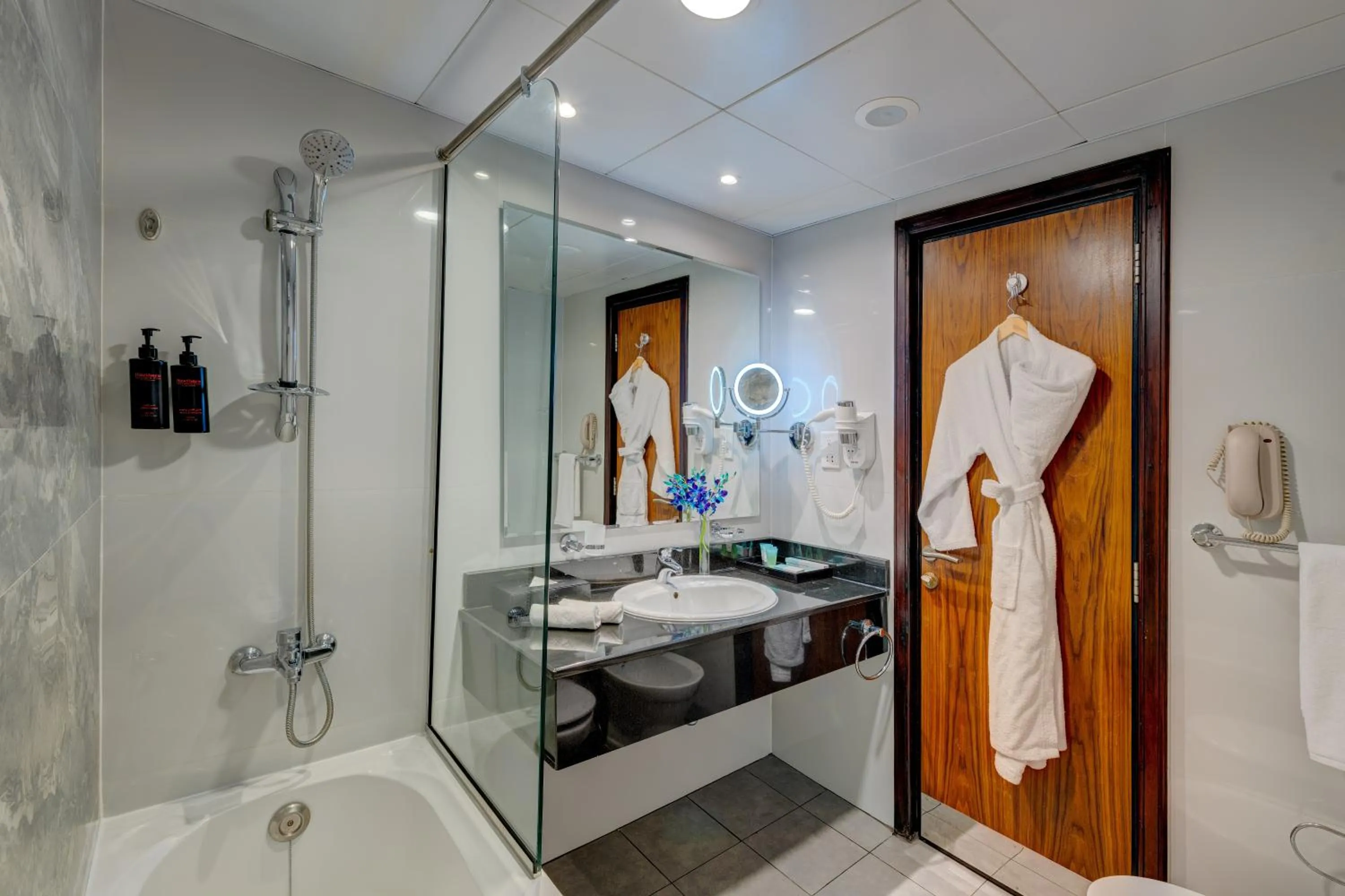 Bathroom in Hawthorn Suites by Wyndham Abu Dhabi City Center