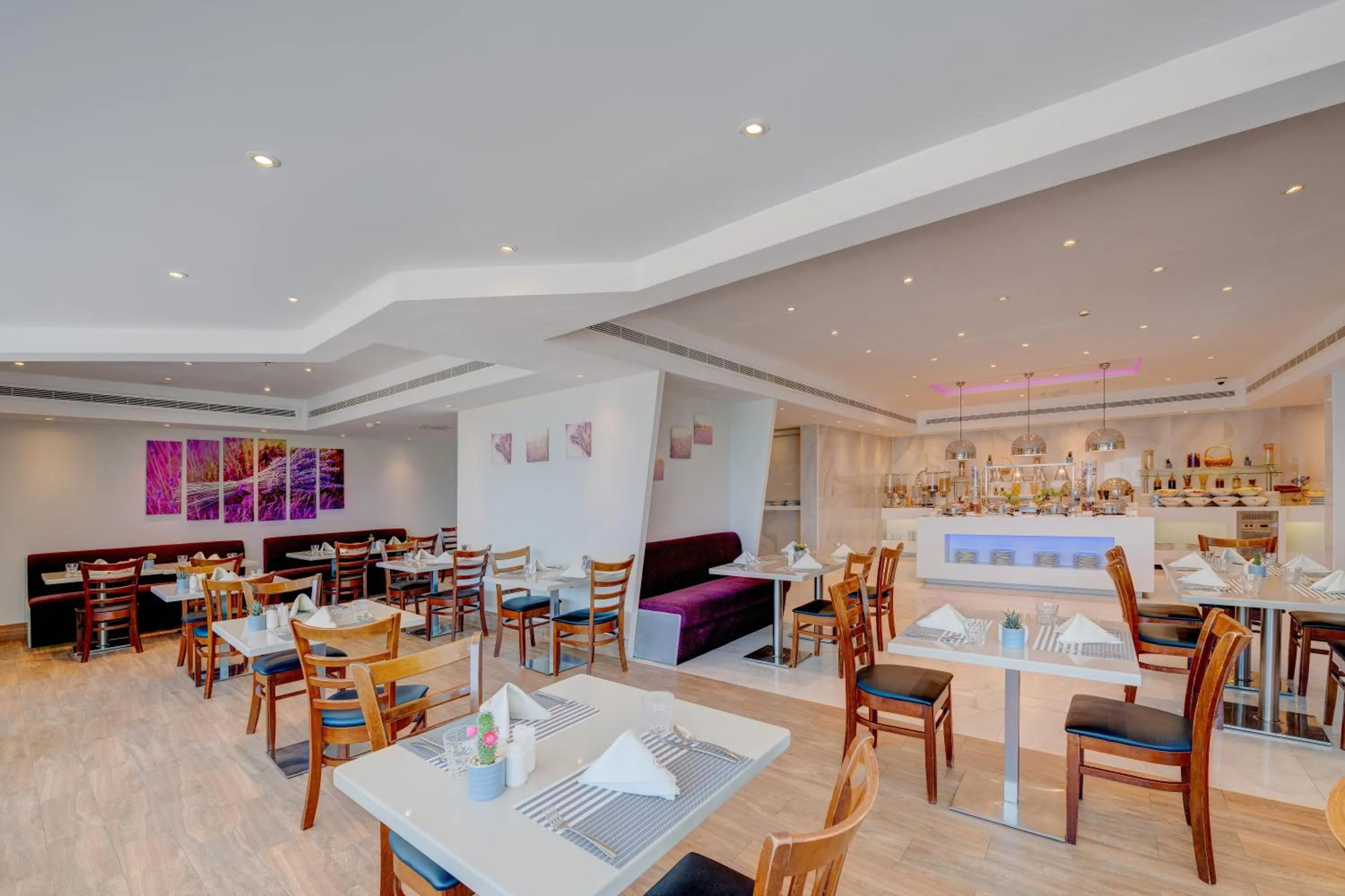 Restaurant/places to eat in Hawthorn Suites by Wyndham Abu Dhabi City Center