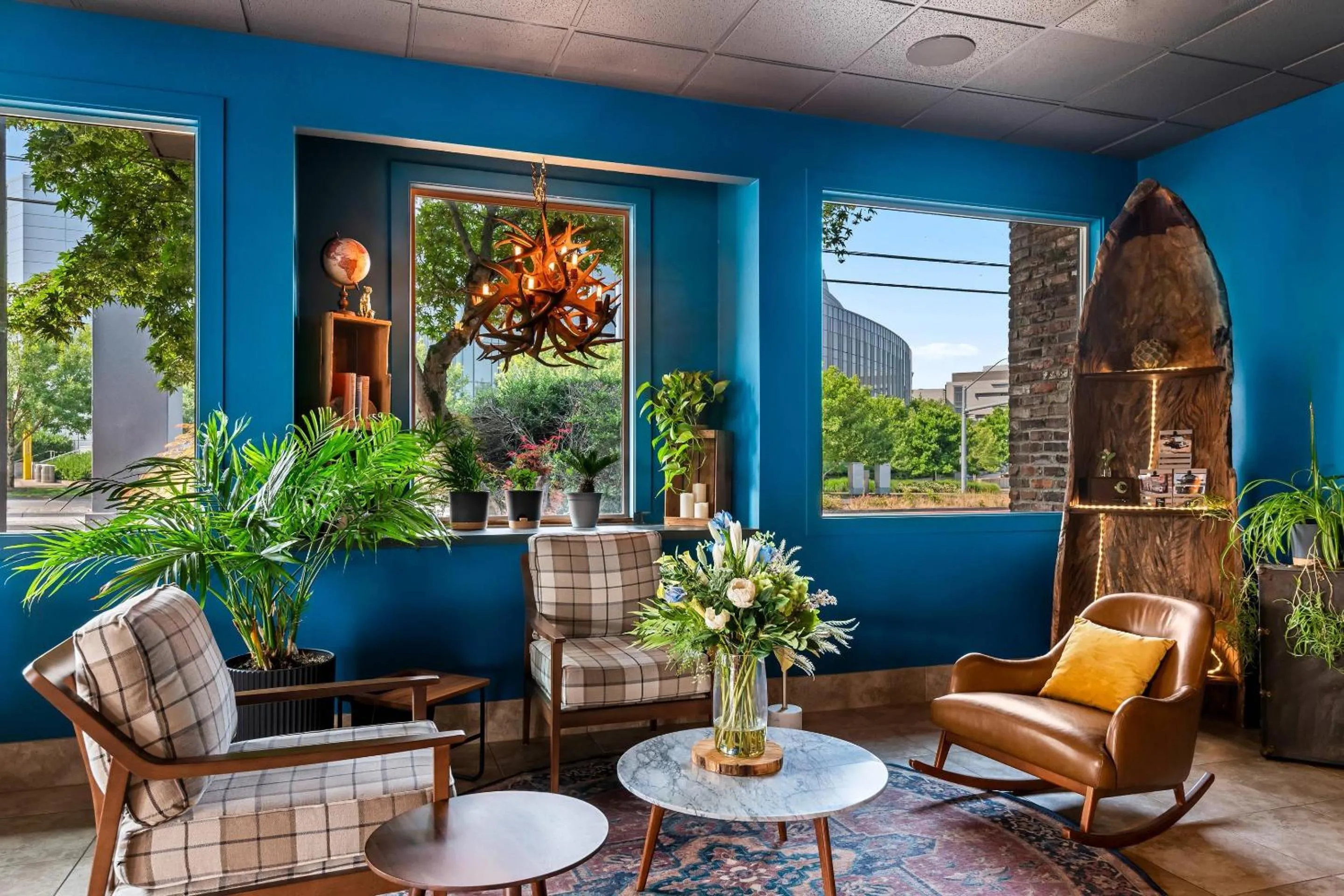 Lobby or reception in Maverick Hotel Eugene Near University, an Ascend Collection Hotel