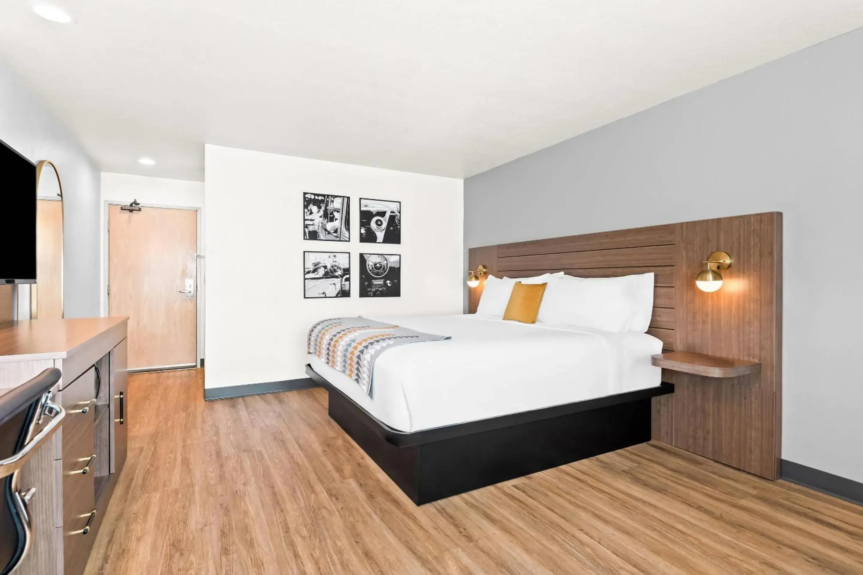 Bedroom, Bed in Maverick Hotel Eugene Near University, an Ascend Collection Hotel Bedroom, Bed in Maverick Hotel Eugene Near University, an Ascend Collection Hotel