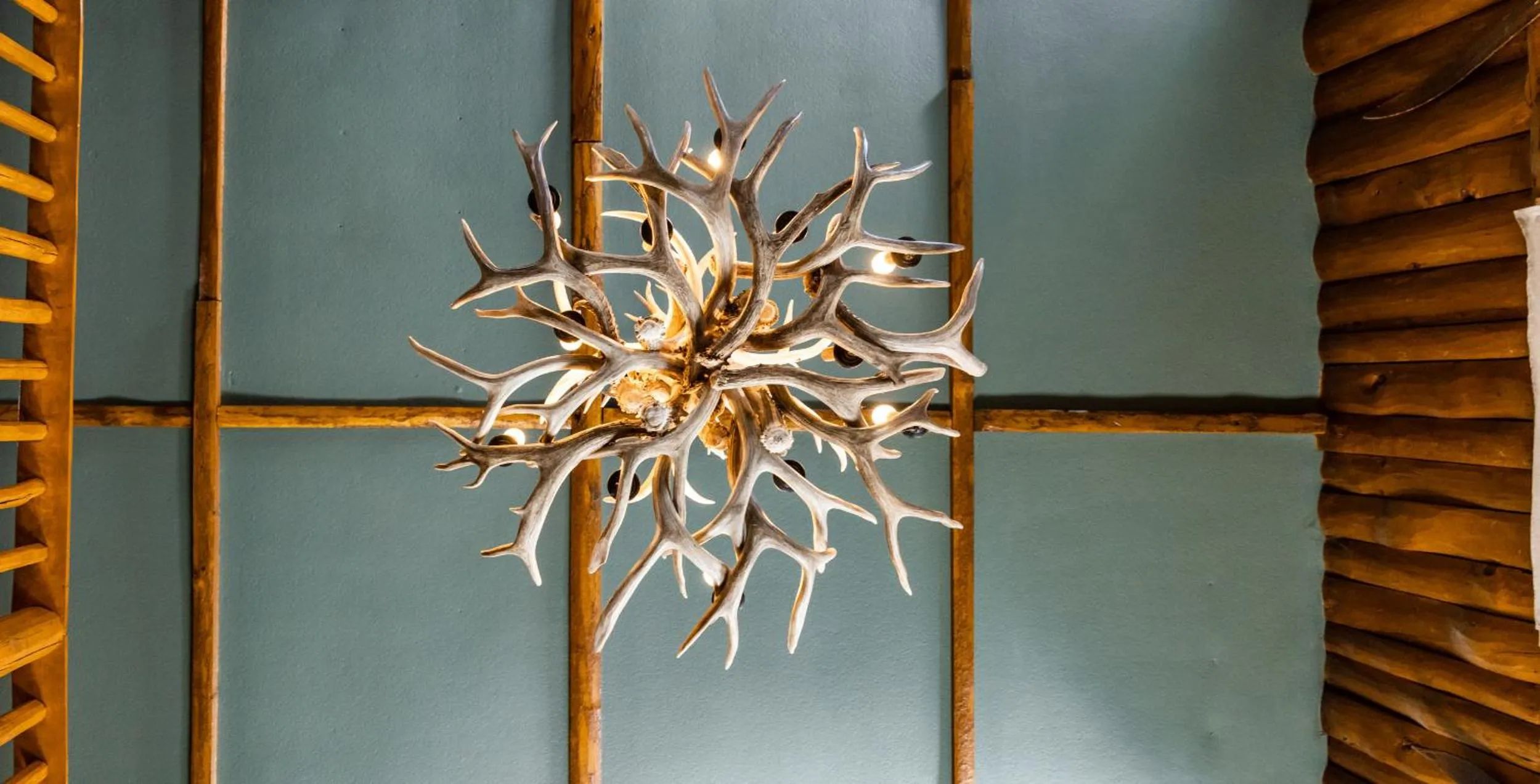 Lounge or bar in Beyul Retreat