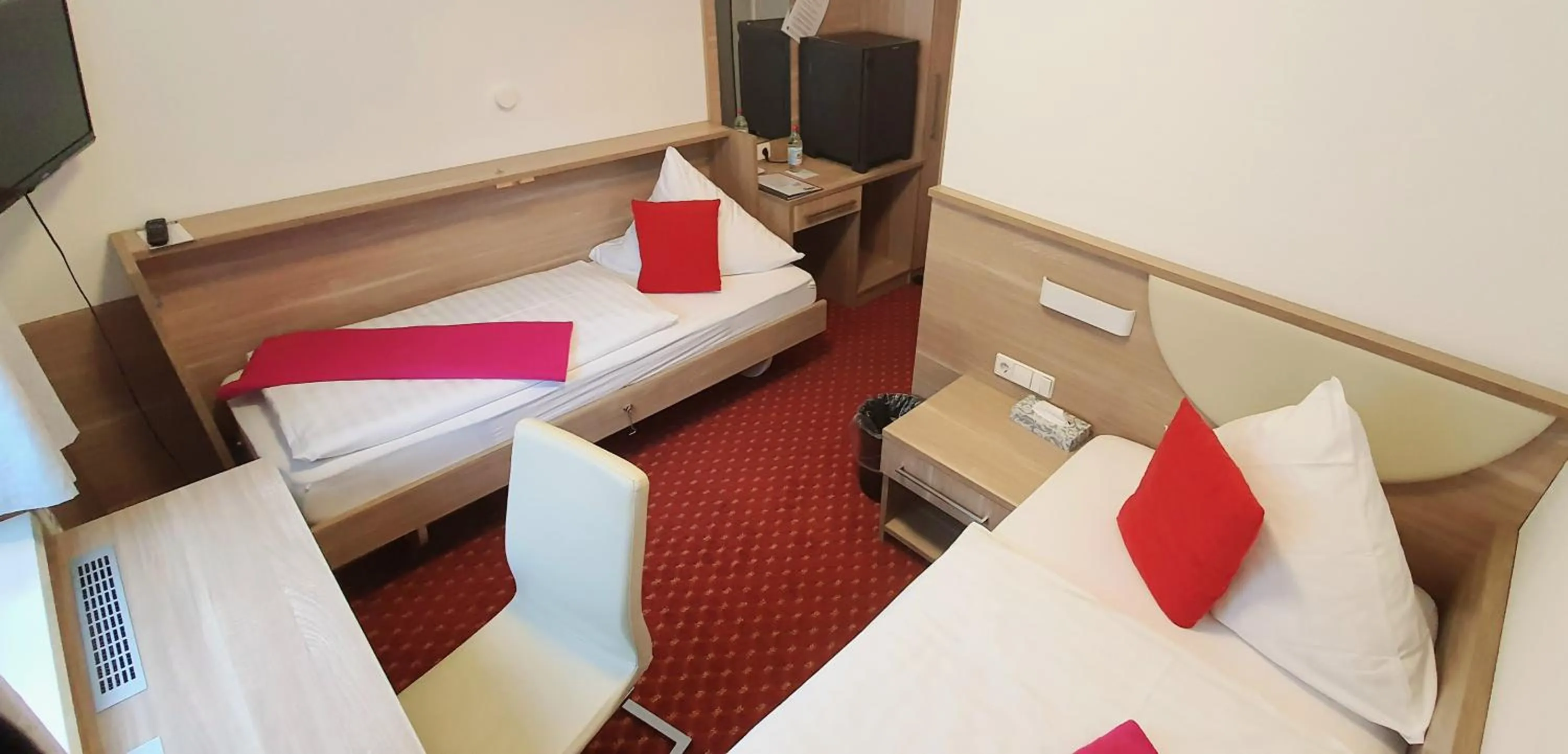 Photo of the whole room, Bed in Aparthotel Wangener Landhaus