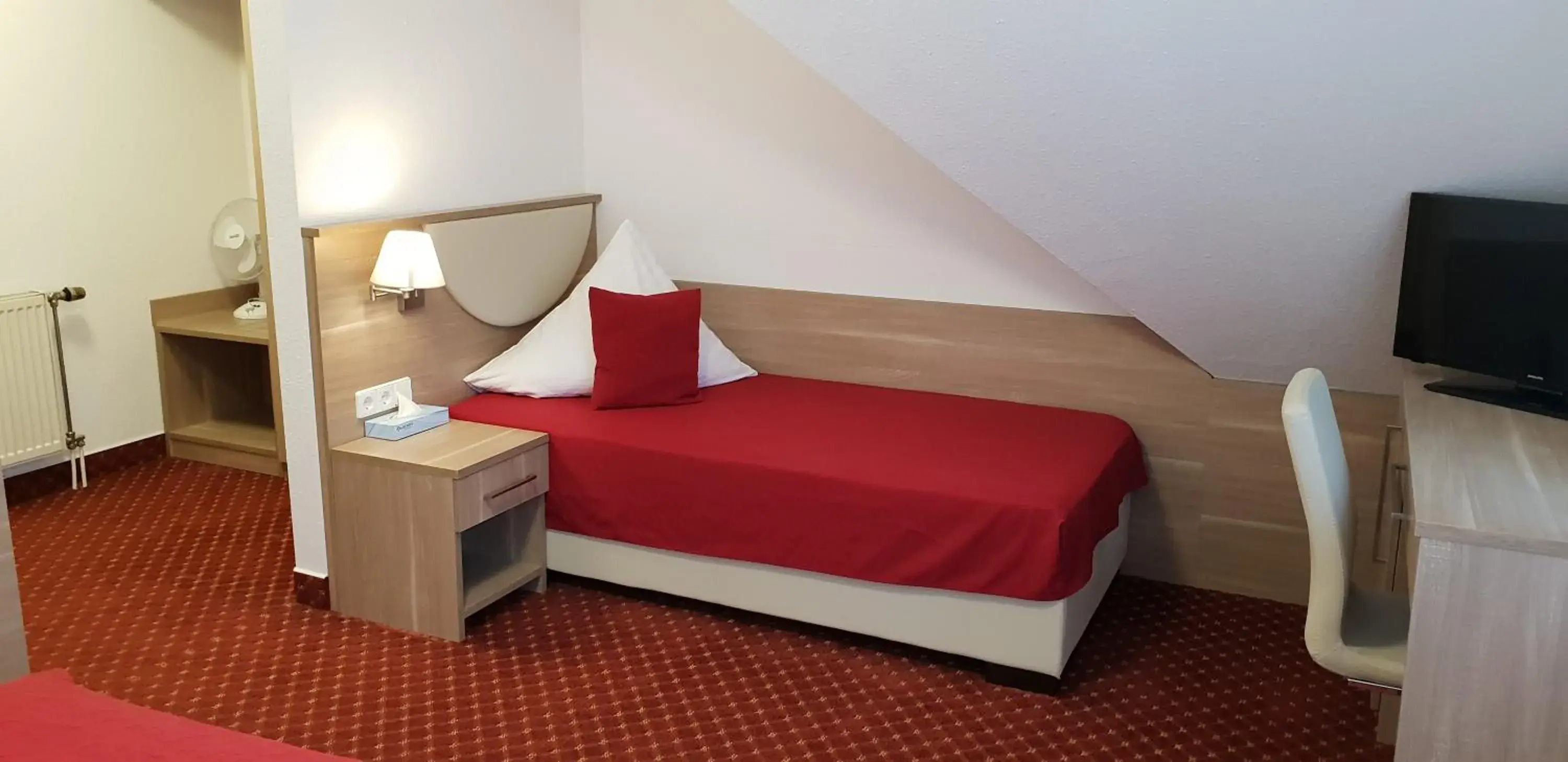 Deluxe Double Room (2 Adults + 1 Child) - single occupancy in Aparthotel Wangener Landhaus Deluxe Double Room (2 Adults + 1 Child) - single occupancy in Aparthotel Wangener Landhaus
