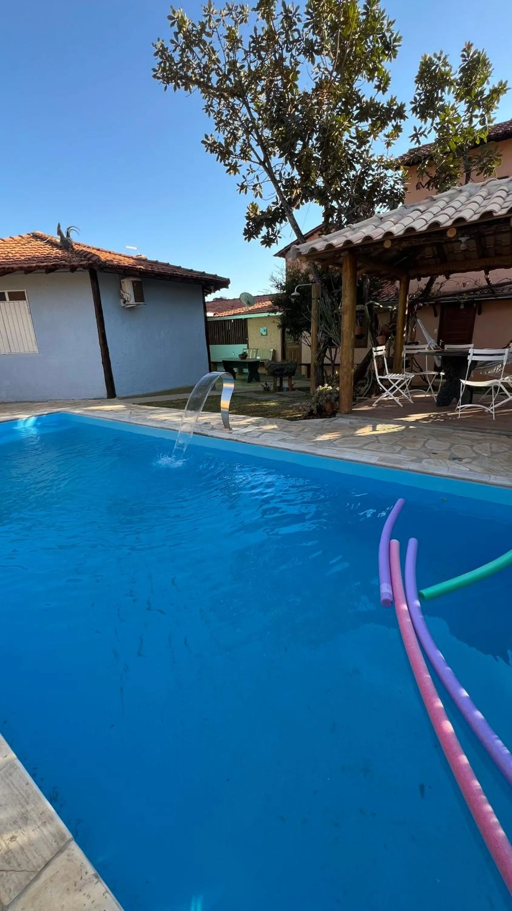 Swimming pool in Pousada Casa redonda