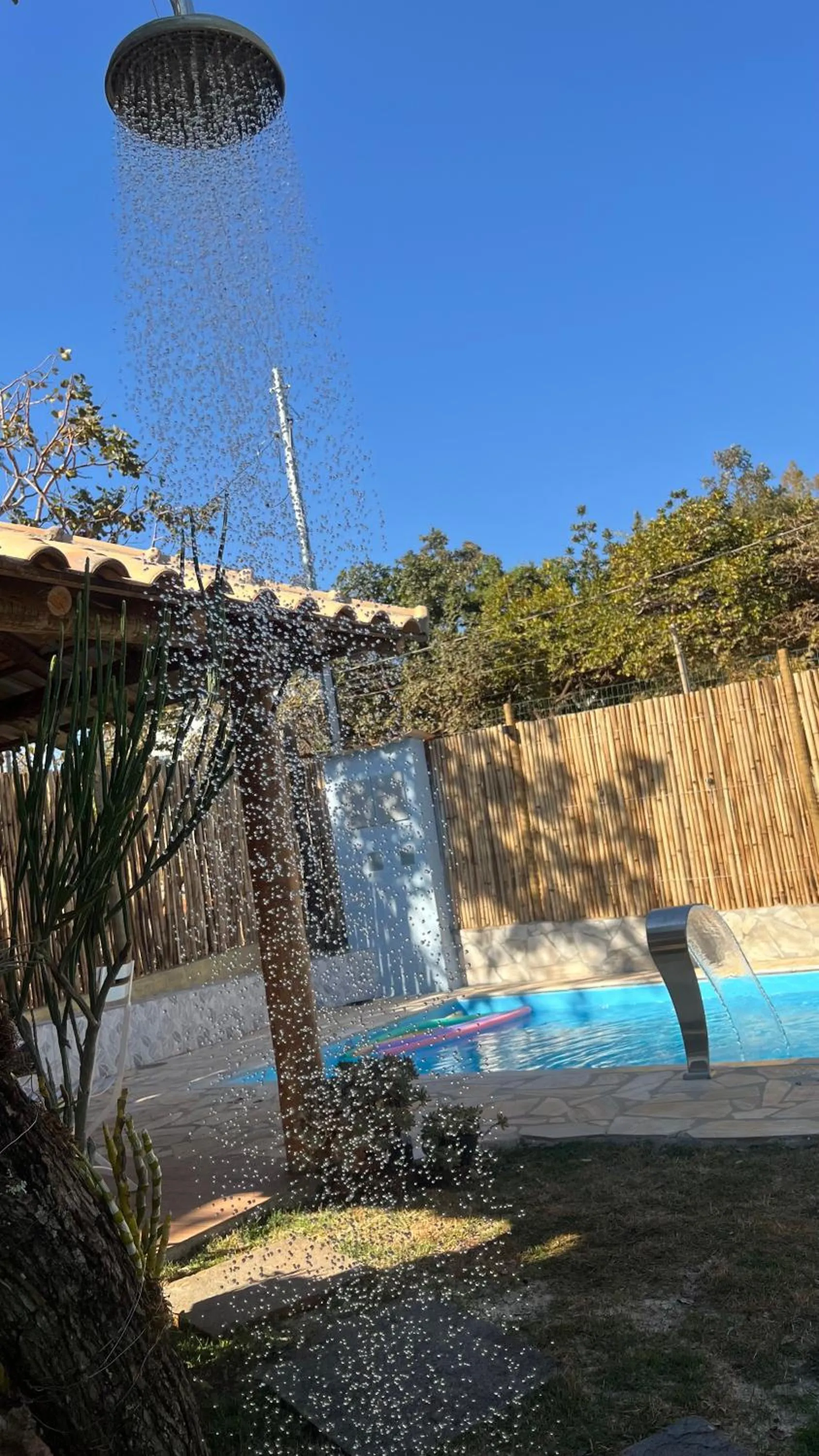 Swimming pool in Pousada Casa redonda