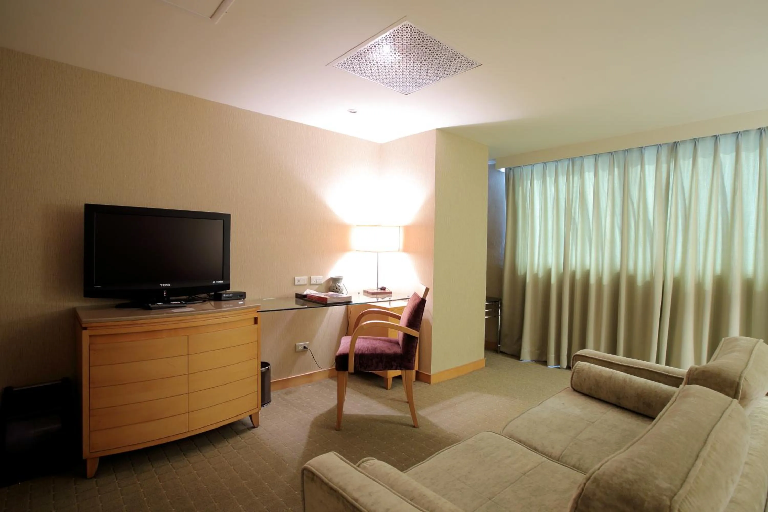 TV and multimedia in 晶樺商務飯店 鄰近羅東車站