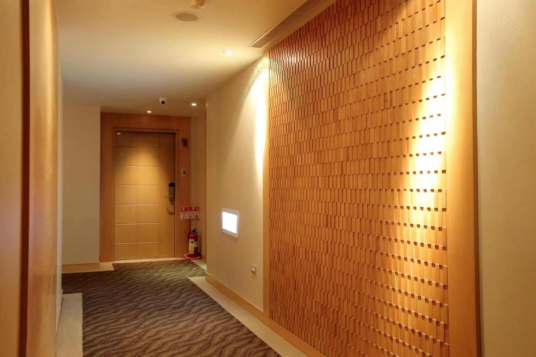 晶樺商務飯店 鄰近羅東車站